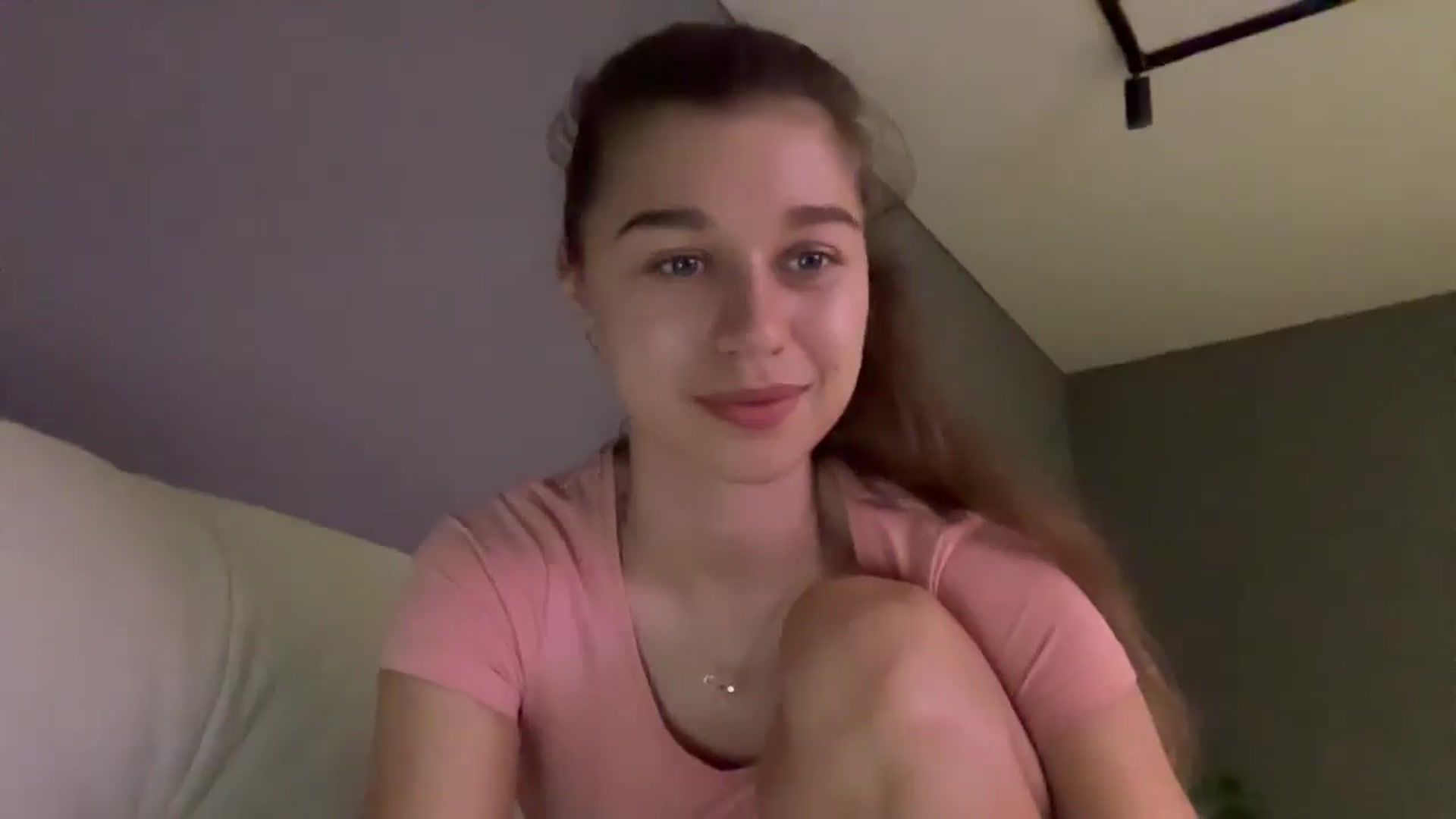 Gallery image thumbnail from JewelReigns's myfreecams stream on, 11/04/2025, 18:23 image 6 of 20