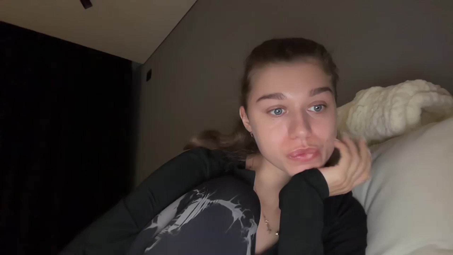Gallery image thumbnail from JewelReigns's myfreecams stream on, 11/16/2025, 17:52 image 19 of 20