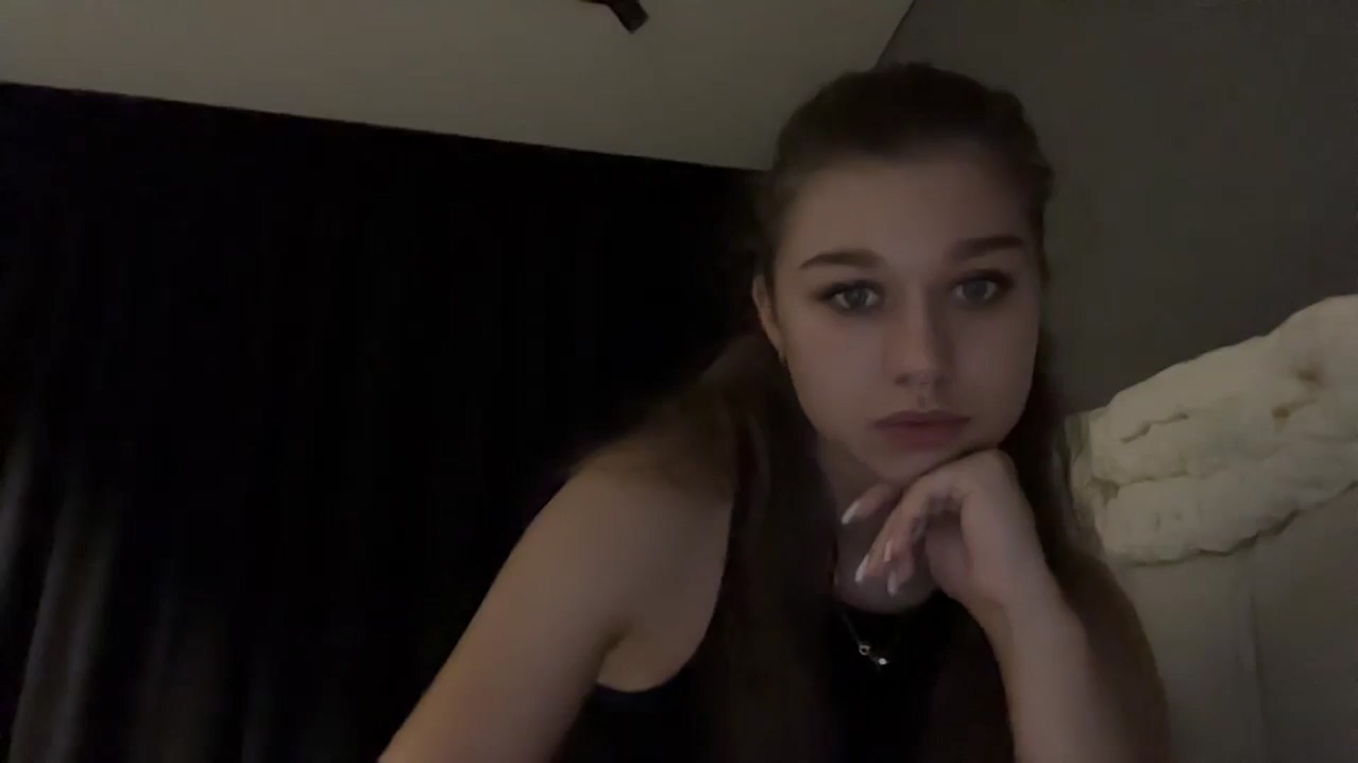 Gallery image thumbnail from JewelReigns's myfreecams stream on, 11/17/2025, 22:49 image 10 of 20