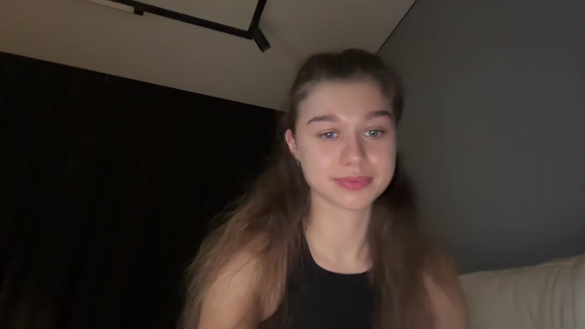 Gallery image thumbnail from JewelReigns's myfreecams stream on, 11/19/2025, 19:11 image 2 of 20
