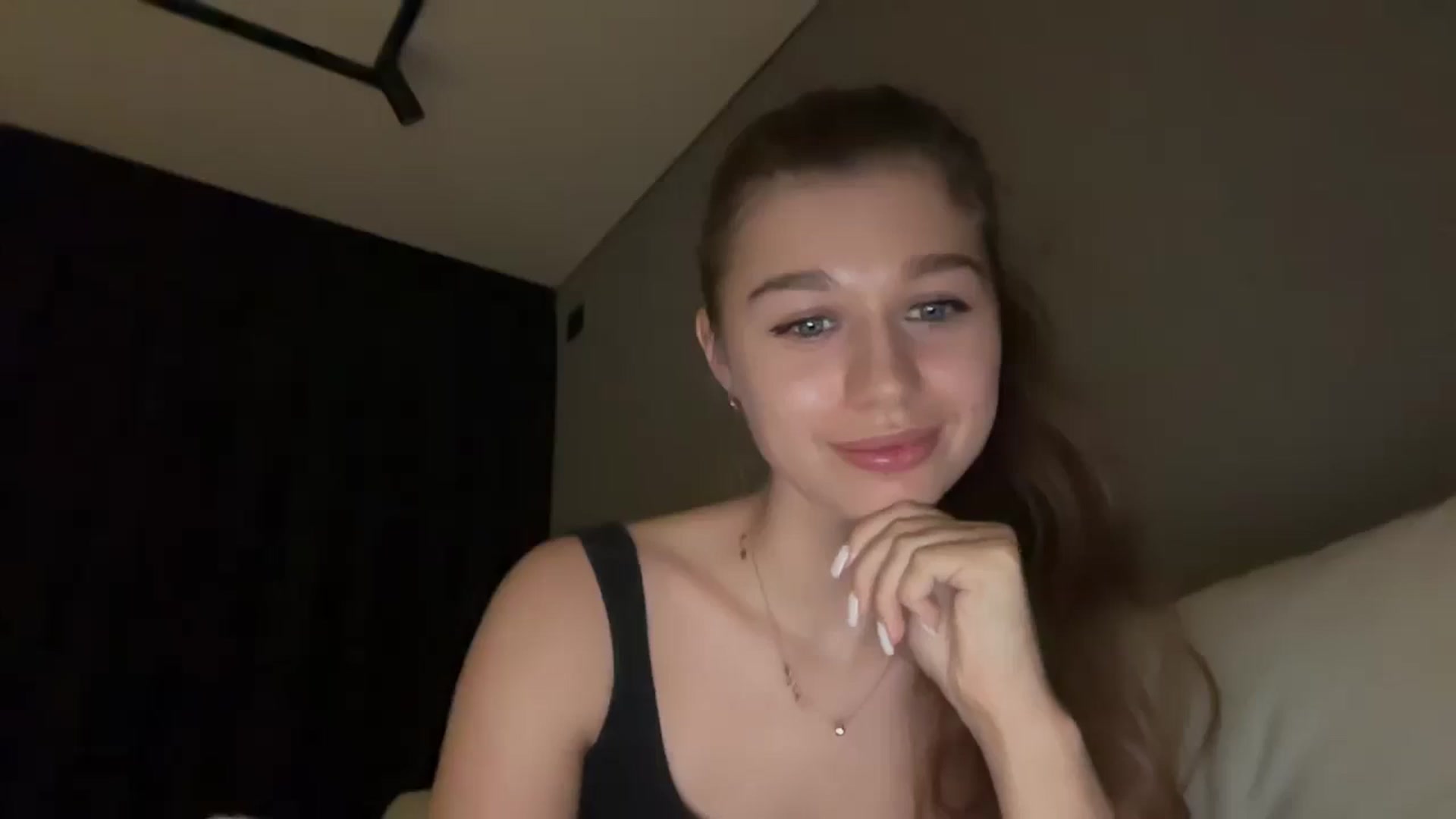 Gallery image thumbnail from JewelReigns's myfreecams stream on, 11/20/2025, 18:38 image 18 of 20