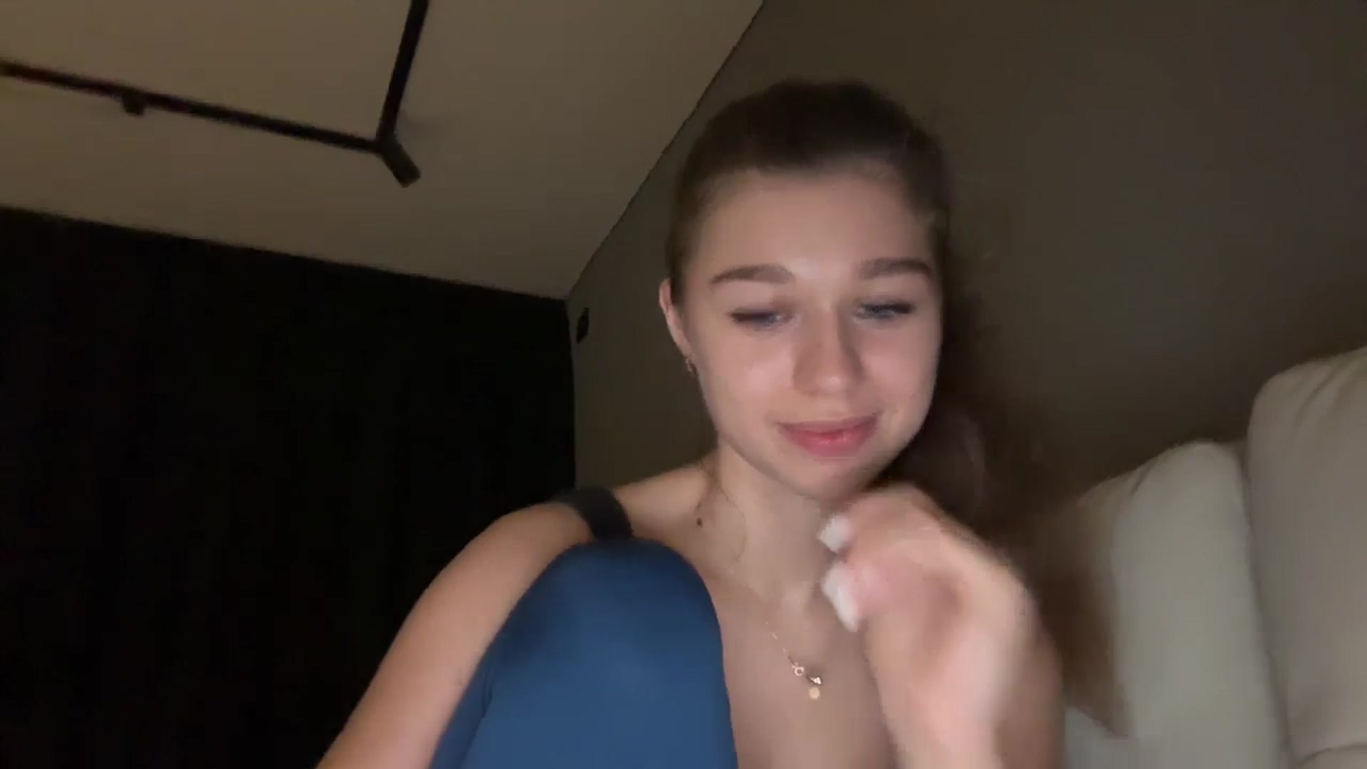 Gallery image thumbnail from JewelReigns's myfreecams stream on, 11/20/2025, 19:37 image 17 of 20