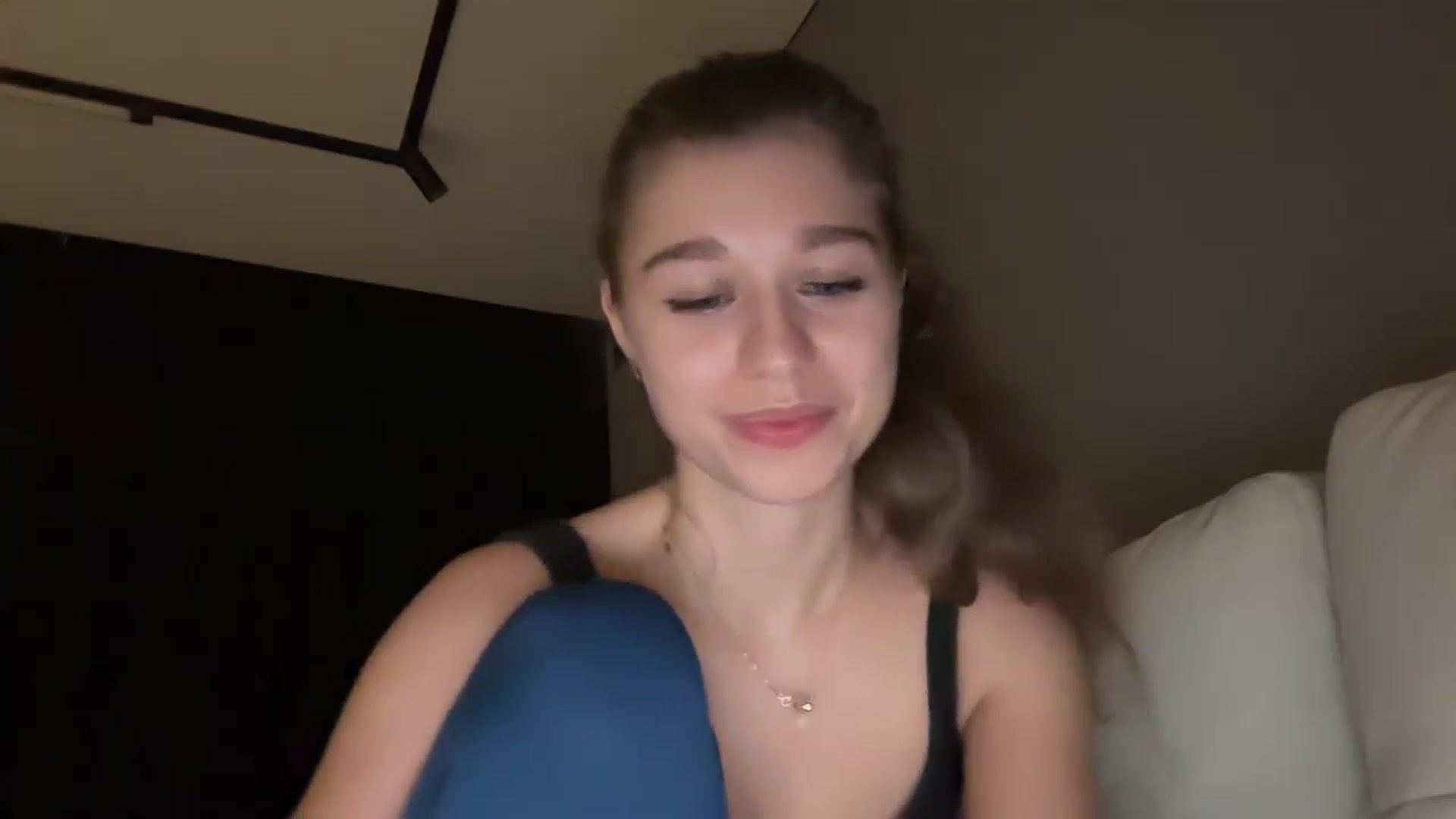 Gallery image thumbnail from JewelReigns's myfreecams stream on, 11/20/2025, 19:37 image 16 of 20