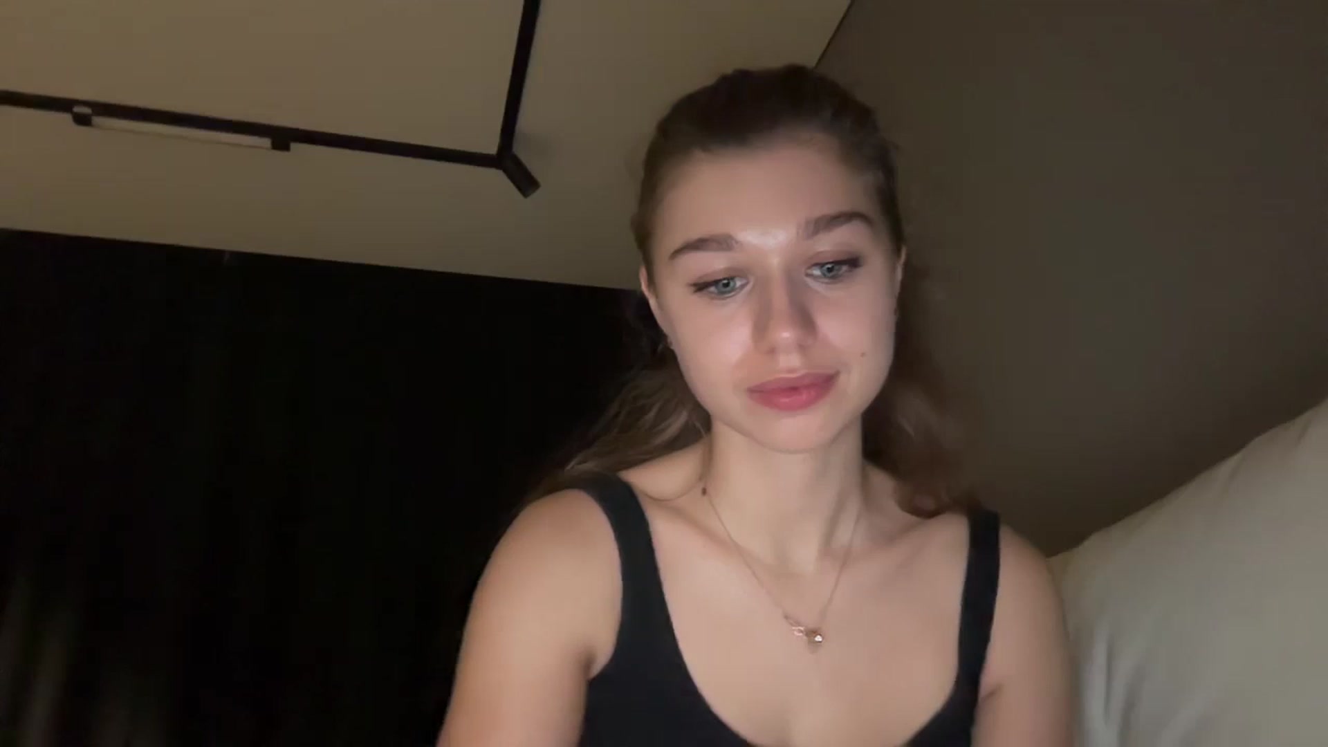 Gallery image thumbnail from JewelReigns's myfreecams stream on, 11/20/2025, 19:37 image 4 of 20
