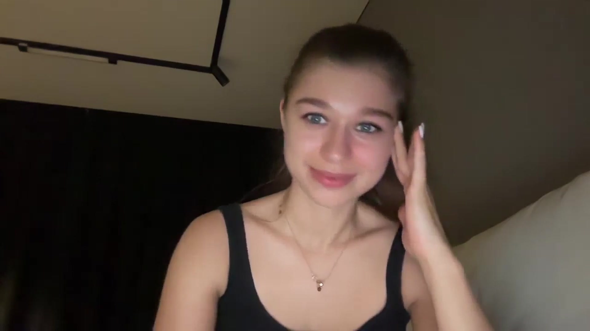 Gallery image thumbnail from JewelReigns's myfreecams stream on, 11/20/2025, 19:37 image 7 of 20