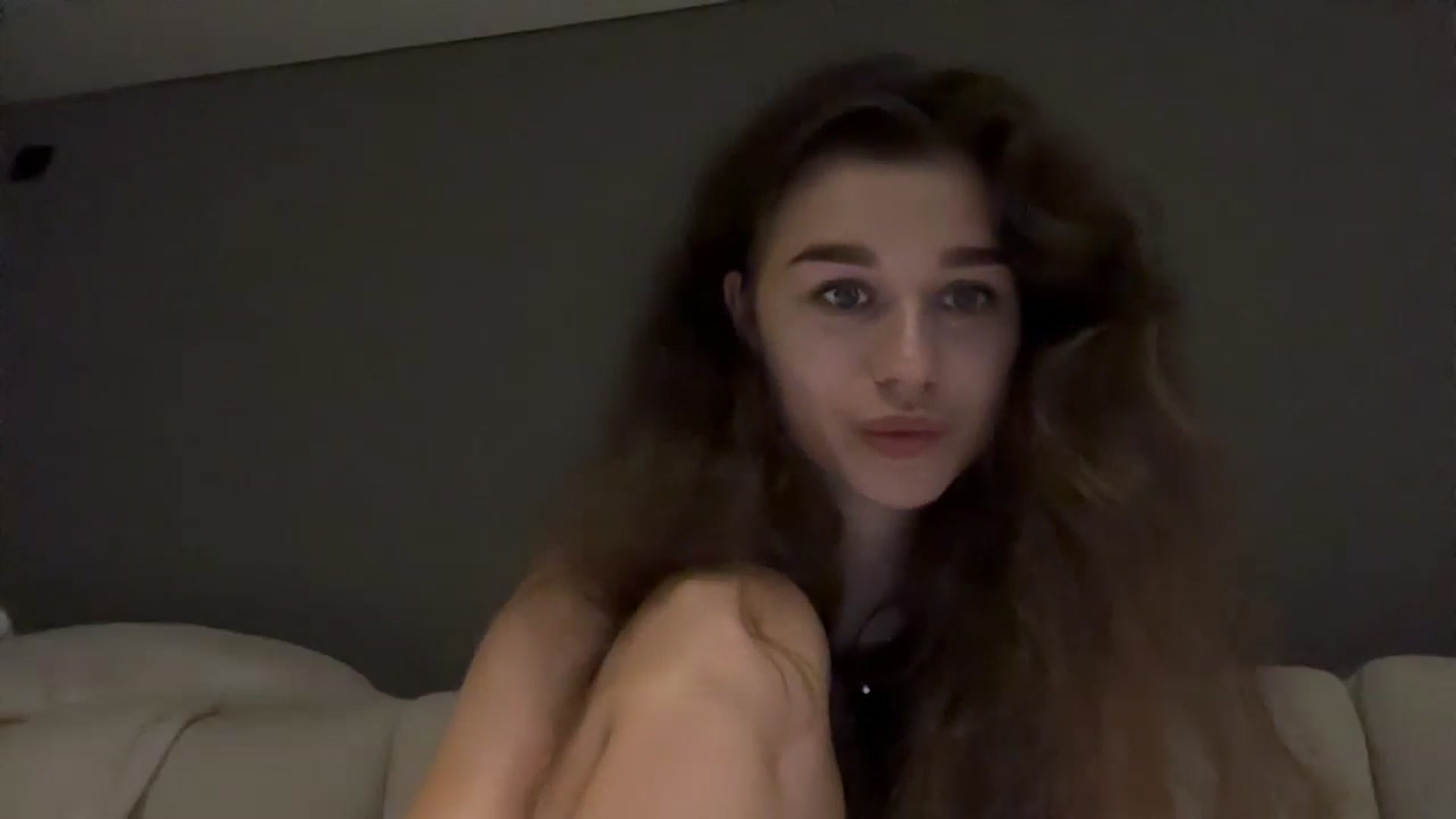 Gallery image thumbnail from JewelReigns's myfreecams stream on, 11/22/2025, 17:05 image 4 of 20