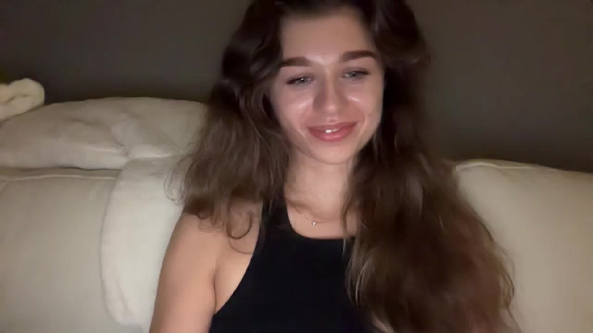 Gallery image thumbnail from JewelReigns's myfreecams stream on, 11/22/2025, 22:02 image 10 of 20