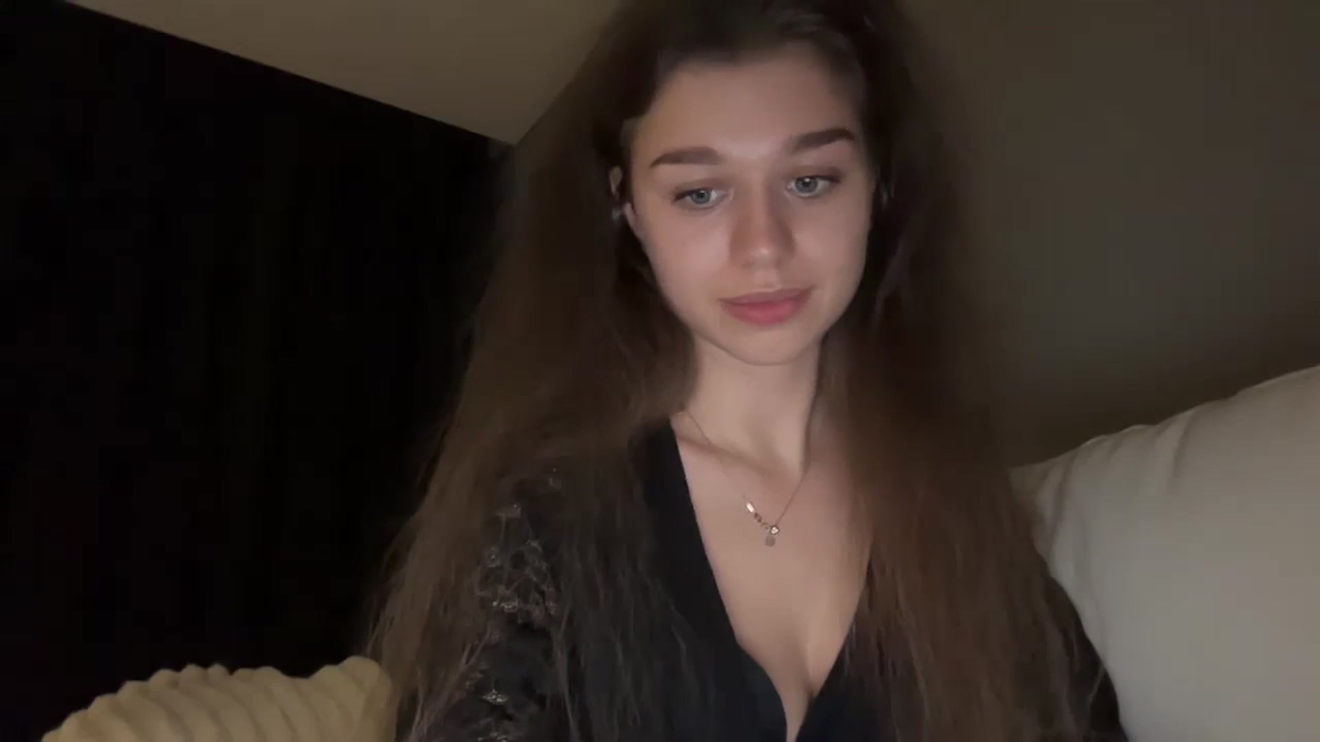 Gallery image thumbnail from JewelReigns's myfreecams stream on, 12/02/2025, 21:26 image 14 of 20