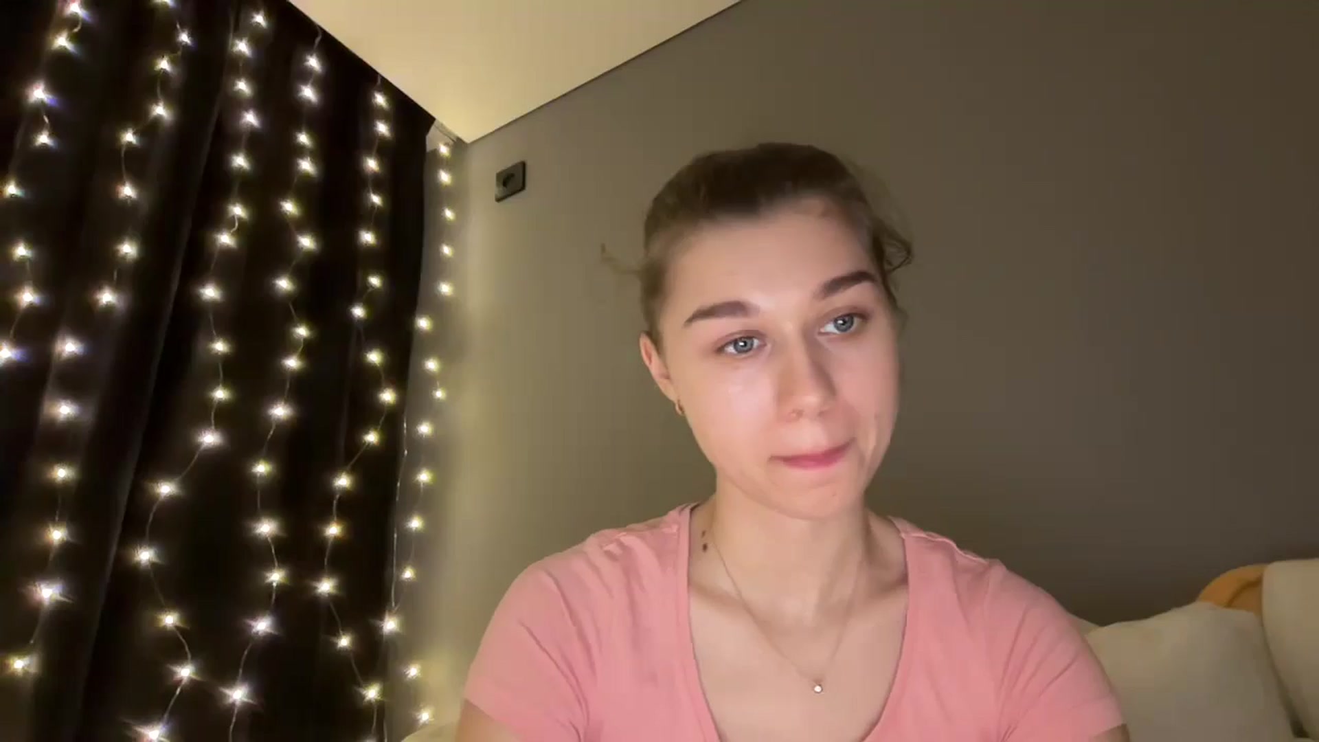 Gallery image thumbnail from JewelReigns's myfreecams stream on, 12/12/2025, 20:54 image 6 of 20