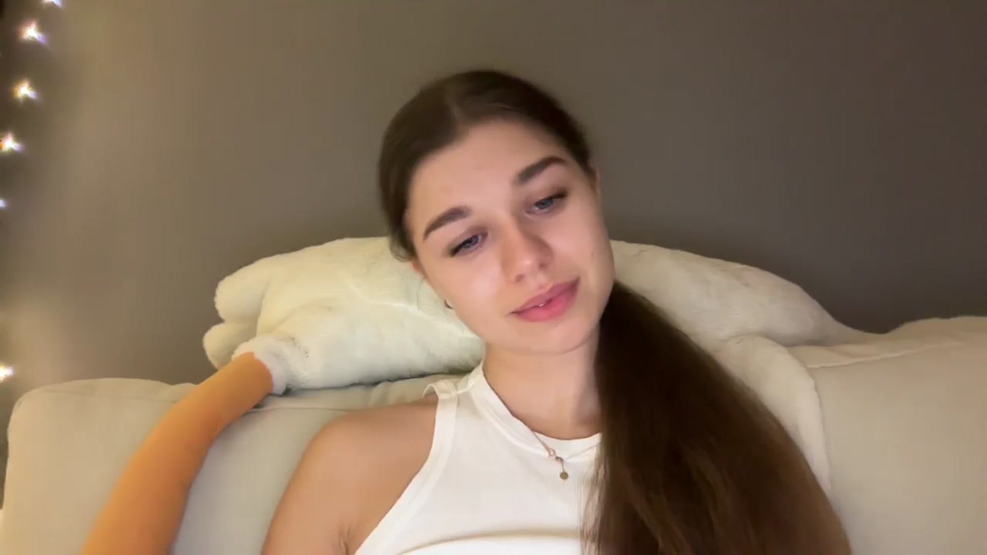 Gallery image thumbnail from JewelReigns's myfreecams stream on, 12/14/2025, 22:15 image 9 of 20