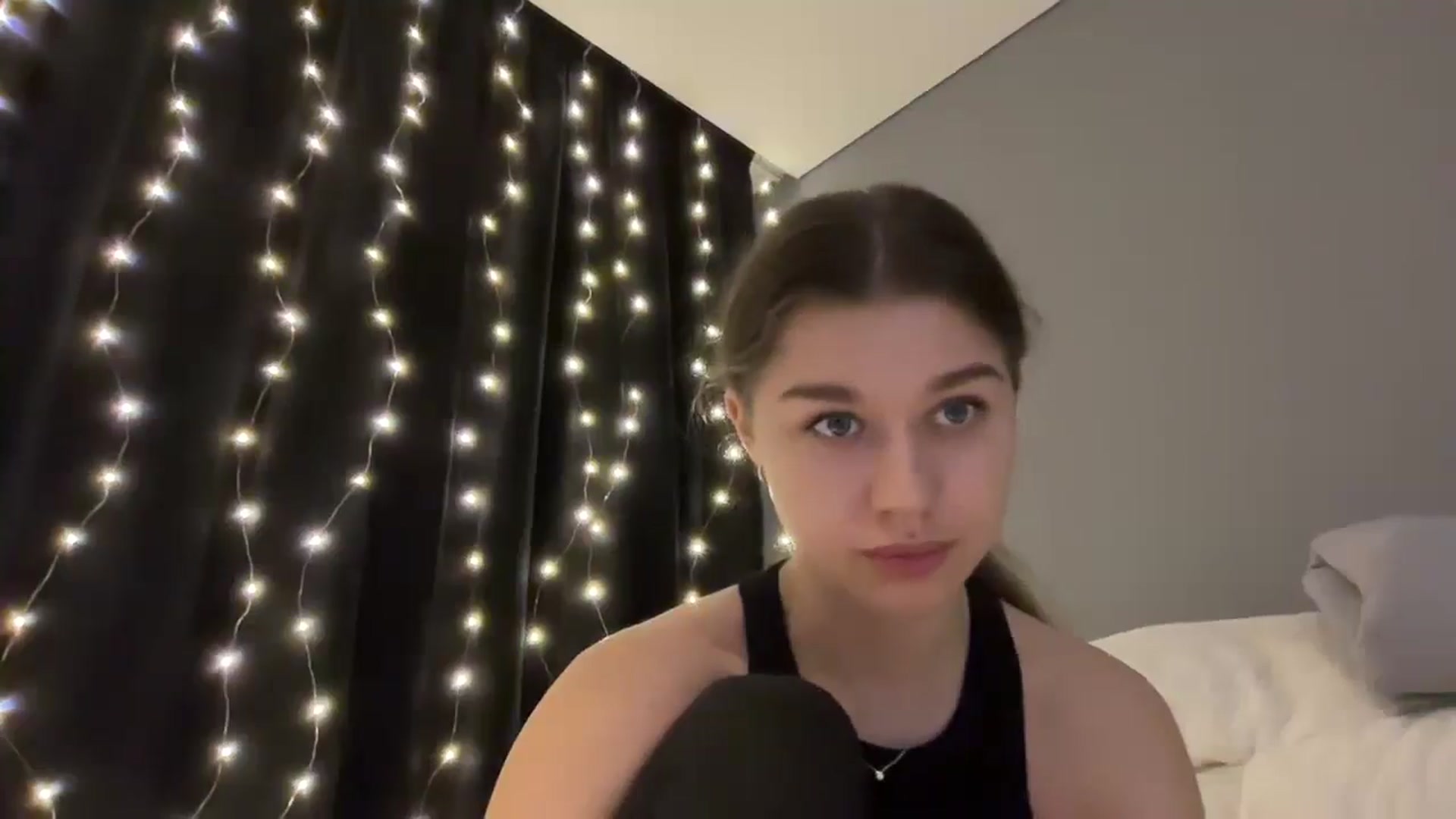 Gallery image thumbnail from JewelReigns's myfreecams stream on, 12/15/2025, 19:40 image 8 of 20