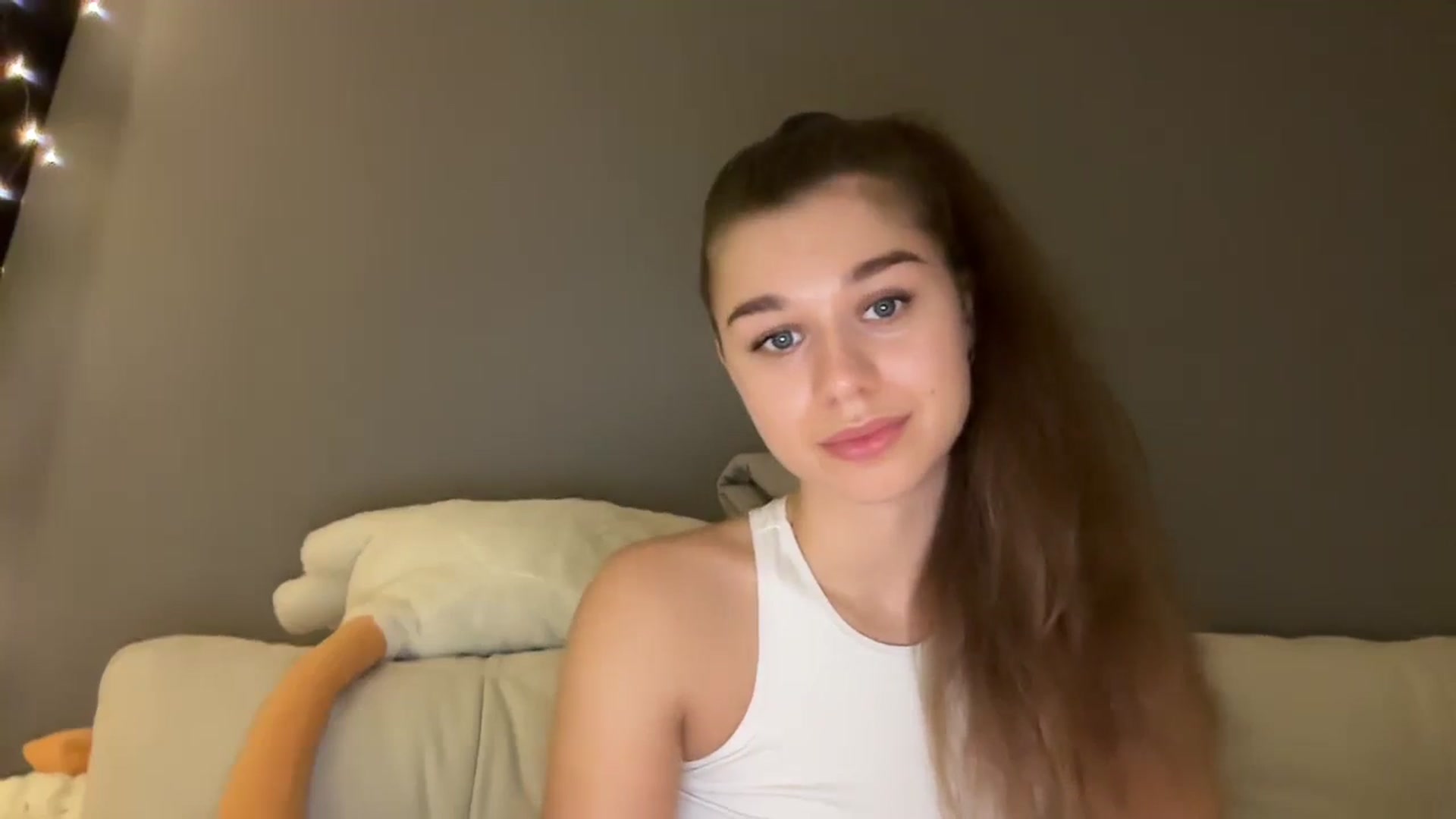 Gallery image thumbnail from JewelReigns's myfreecams stream on, 12/16/2025, 17:26 image 14 of 20