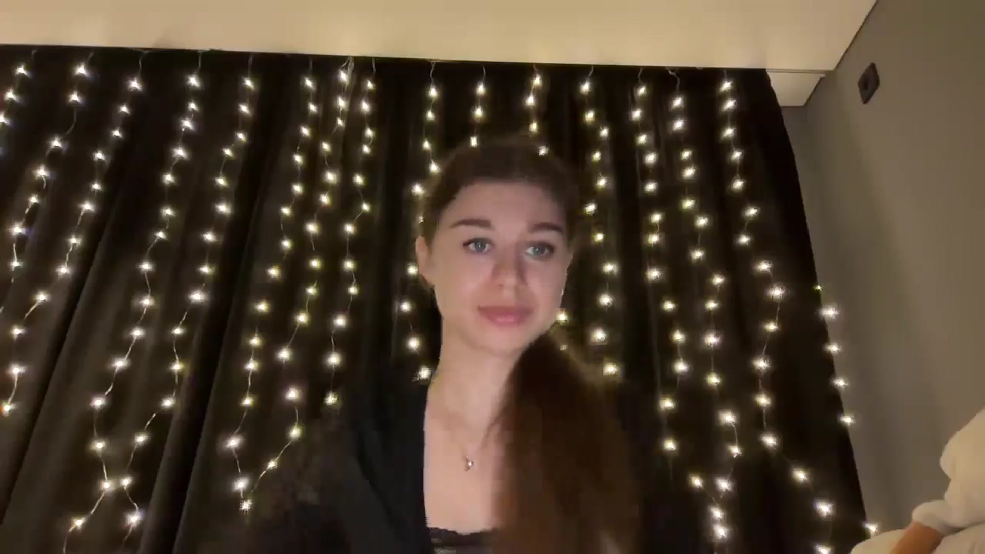 Gallery image thumbnail from JewelReigns's myfreecams stream on, 12/17/2025, 17:19 image 8 of 20