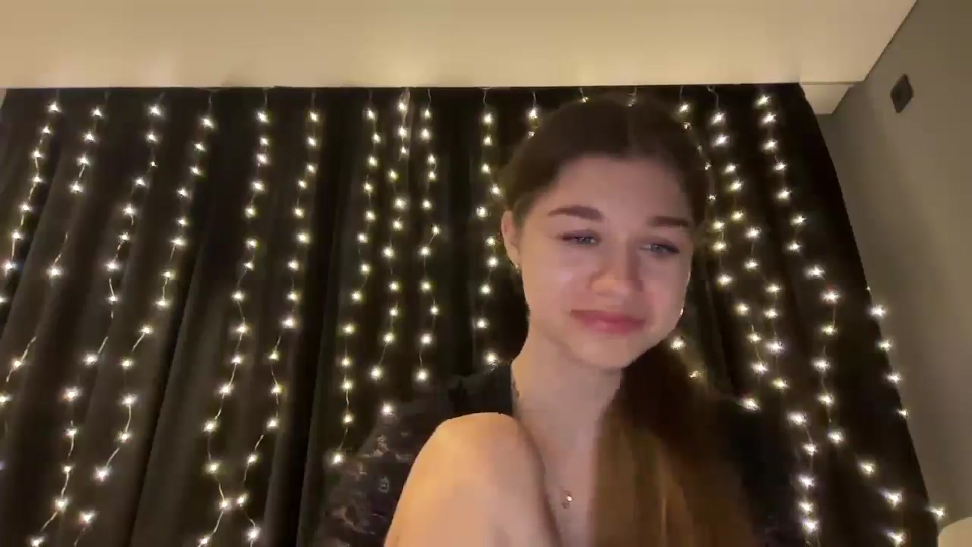 Gallery image thumbnail from JewelReigns's myfreecams stream on, 12/17/2025, 22:05 image 12 of 20