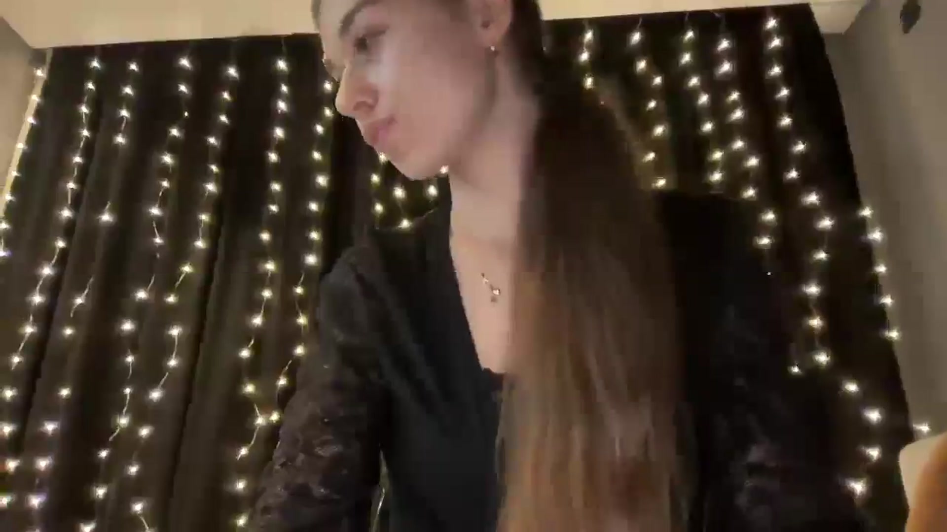 Gallery image thumbnail from JewelReigns's myfreecams stream on, 12/17/2025, 22:05 image 8 of 20