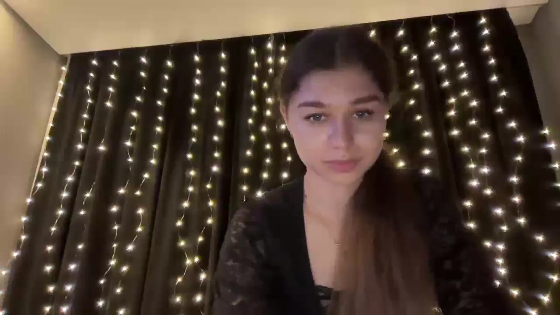 Gallery image thumbnail from JewelReigns's myfreecams stream on, 12/17/2025, 22:05 image 7 of 20