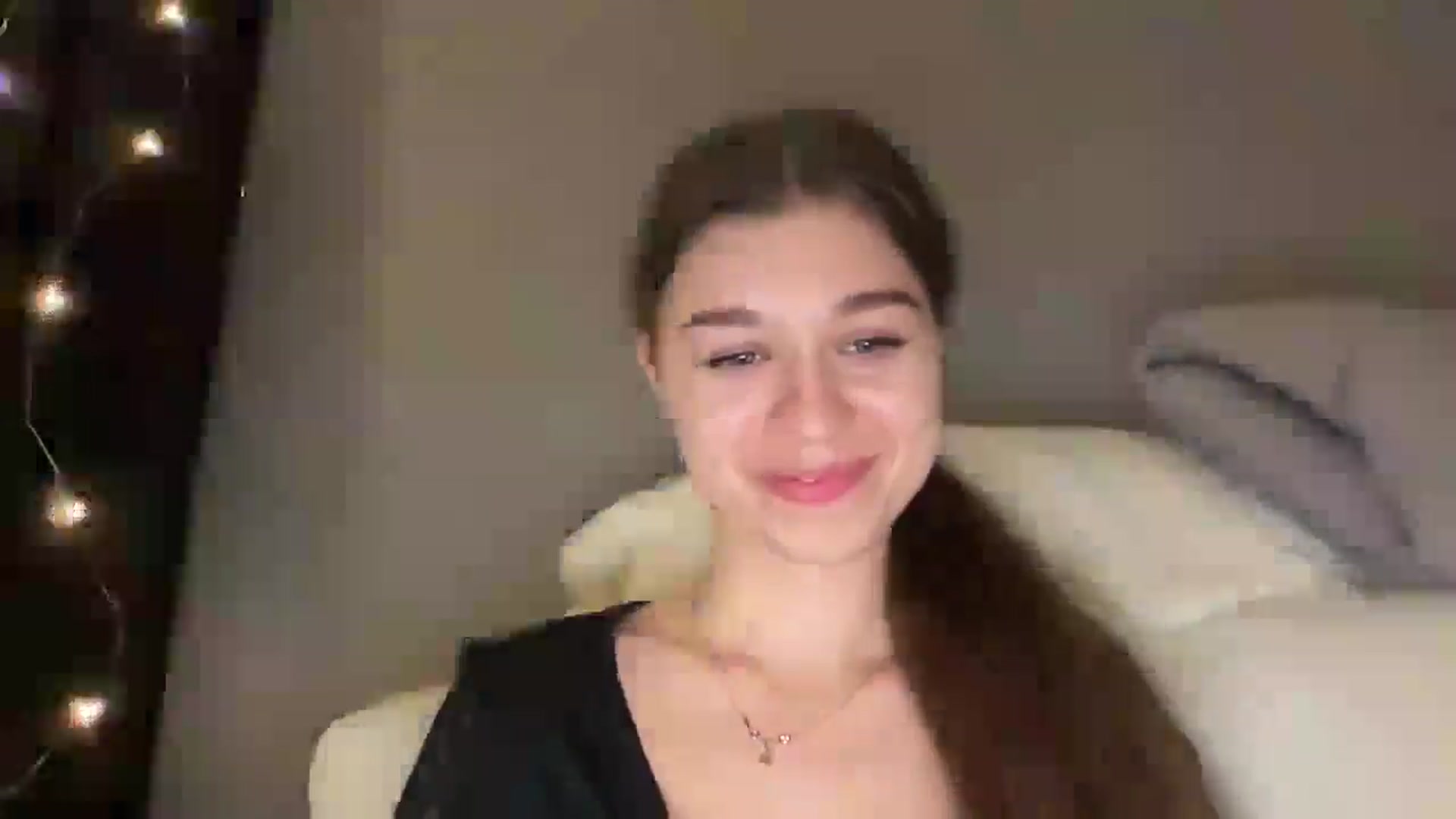 Gallery image thumbnail from JewelReigns's myfreecams stream on, 12/17/2025, 23:00 image 20 of 20