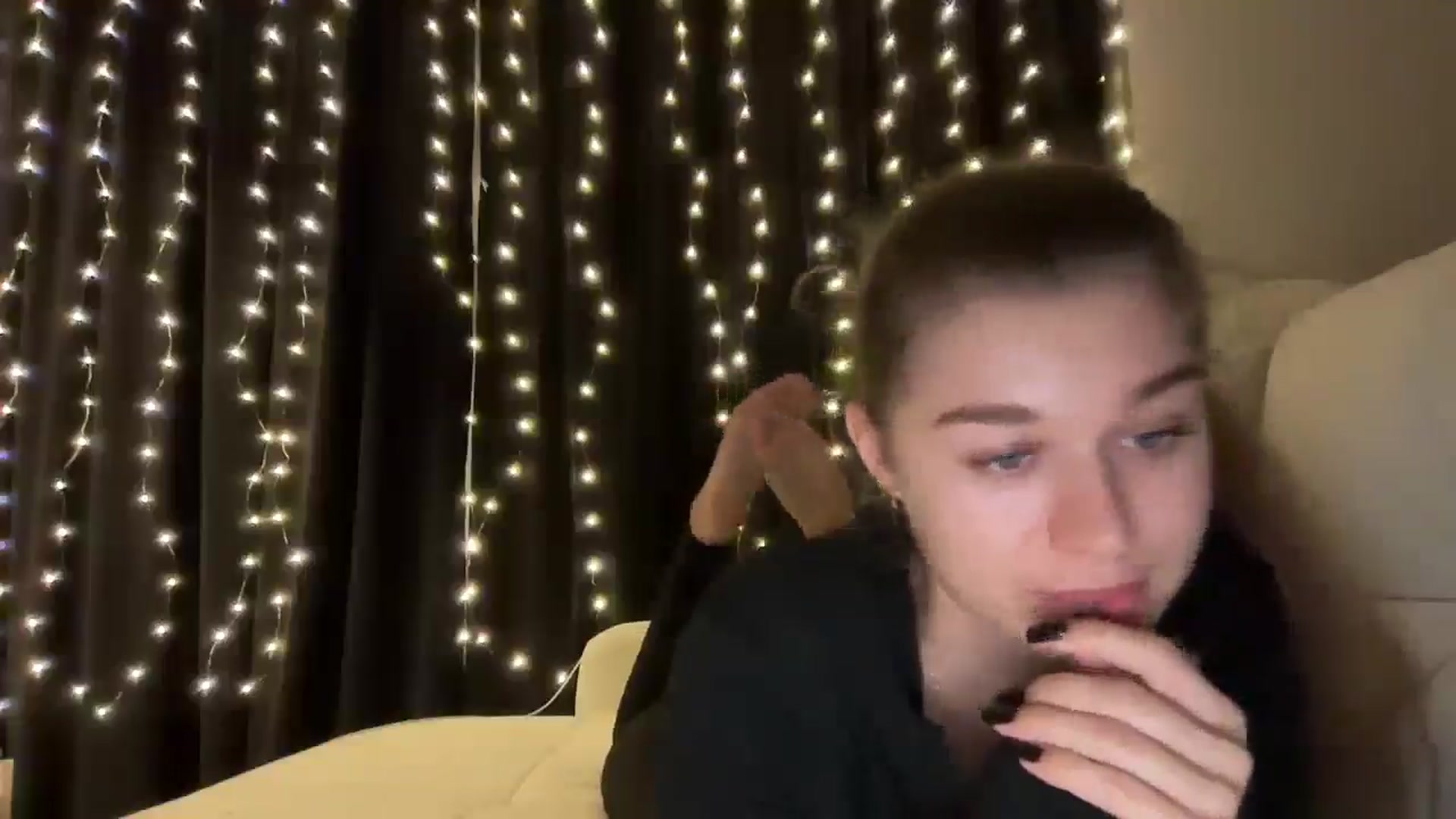 Gallery image thumbnail from JewelReigns's myfreecams stream on, 12/19/2025, 20:30 image 18 of 20