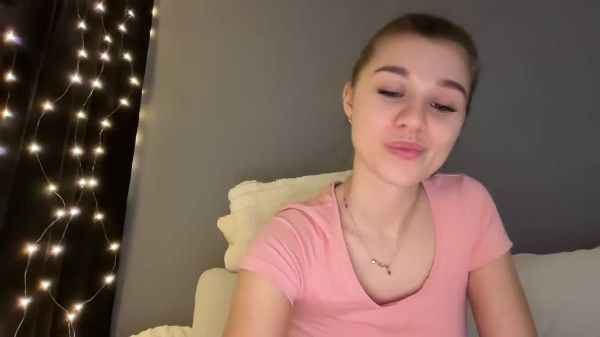 Gallery image thumbnail from JewelReigns's myfreecams stream on, 12/20/2025, 17:55 image 10 of 20