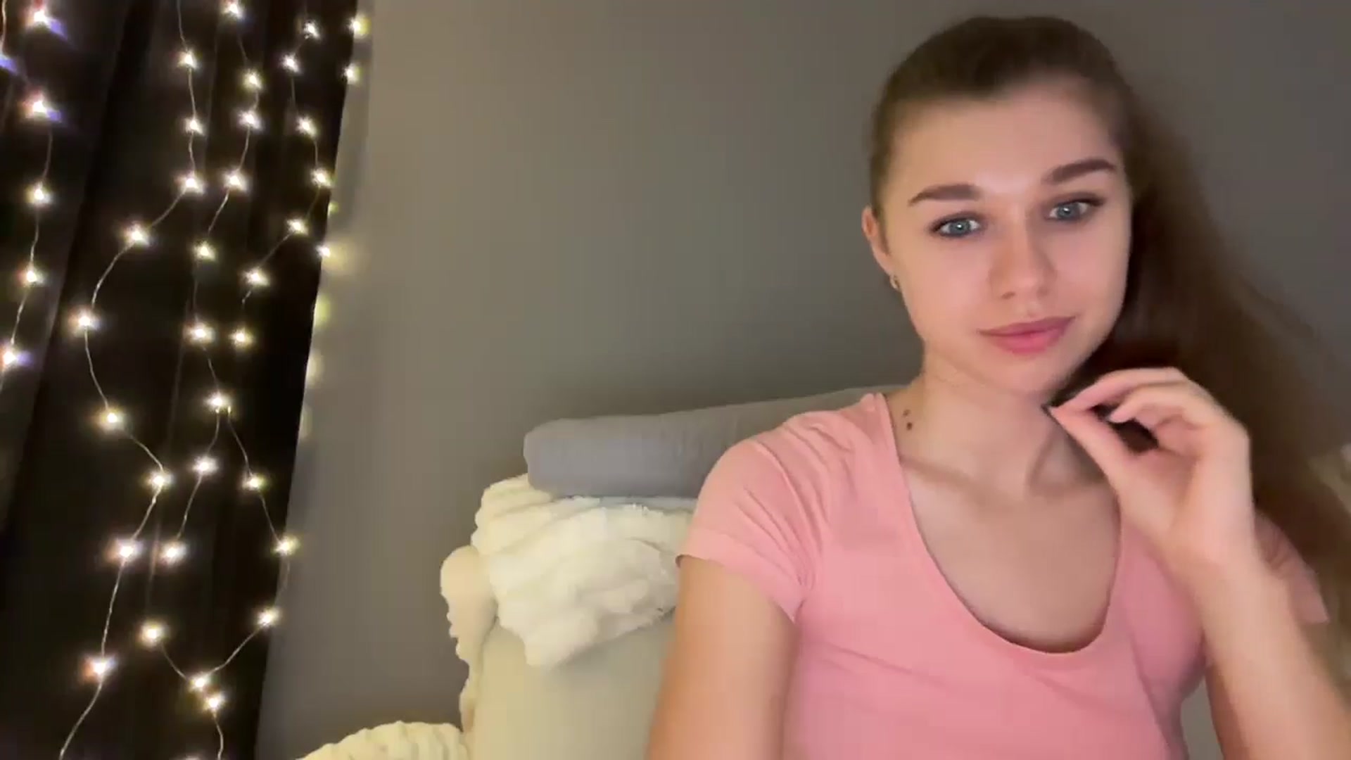 Gallery image thumbnail from JewelReigns's myfreecams stream on, 12/20/2025, 23:26 image 3 of 20