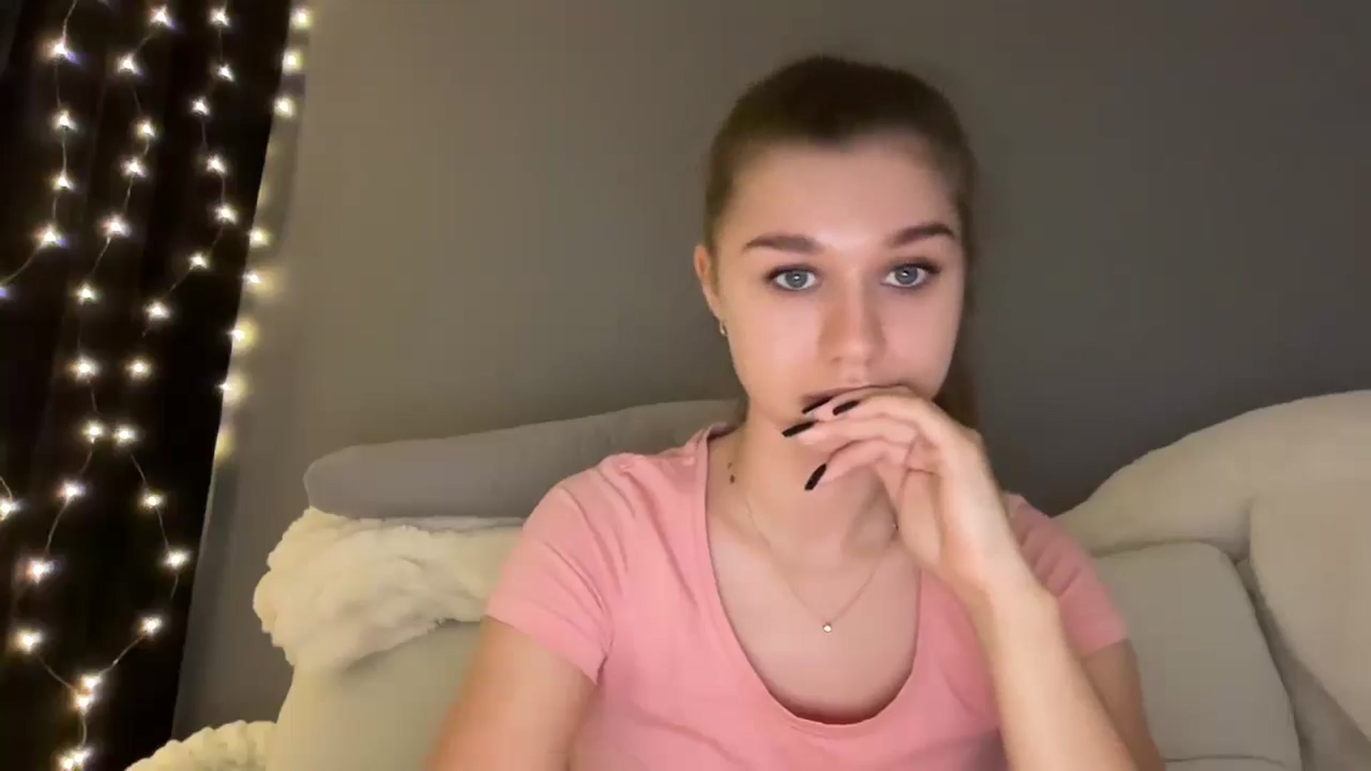 Gallery image thumbnail from JewelReigns's myfreecams stream on, 12/20/2025, 23:26 image 18 of 20