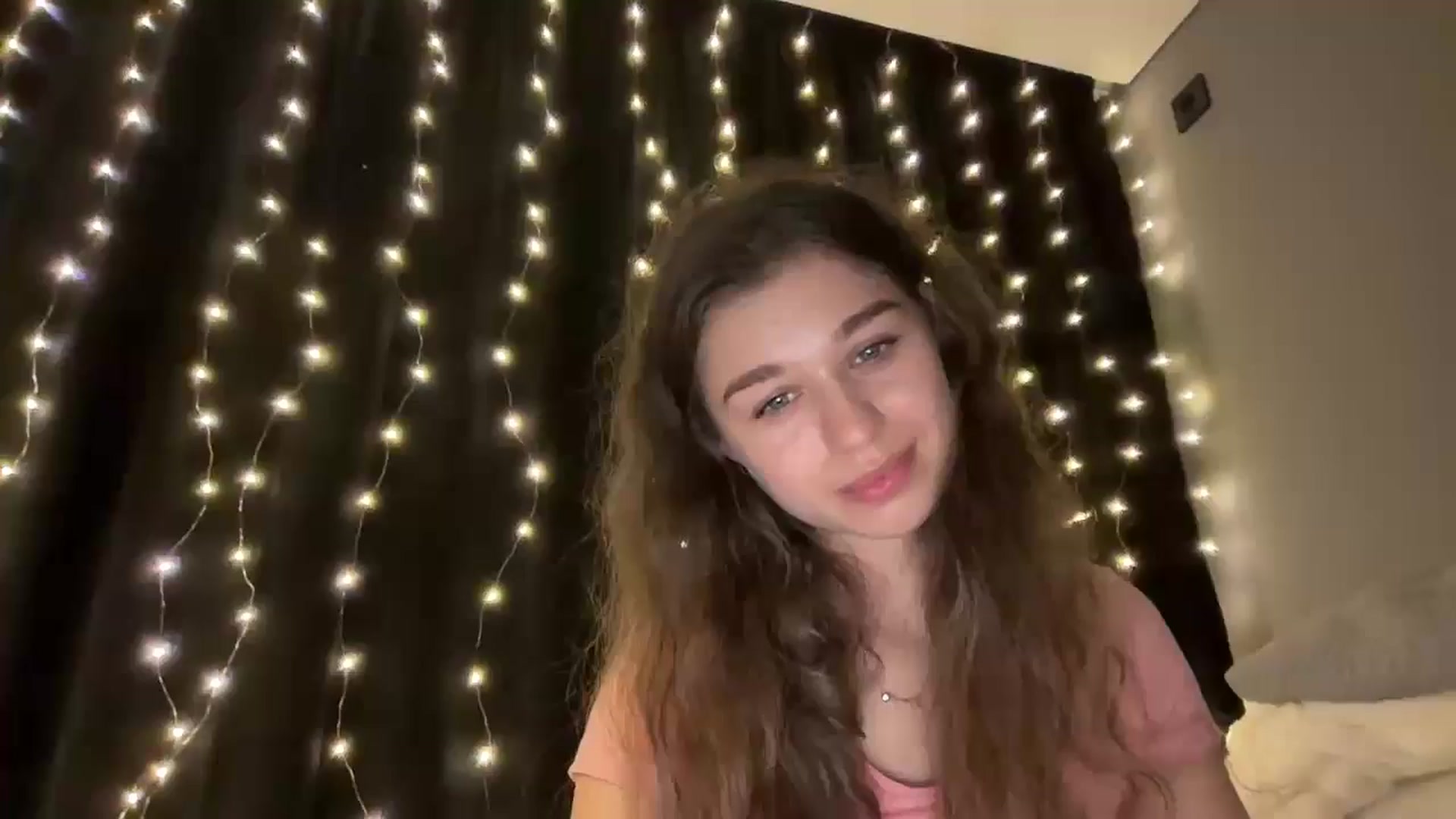 Gallery image thumbnail from JewelReigns's myfreecams stream on, 12/21/2025, 18:41 image 5 of 20