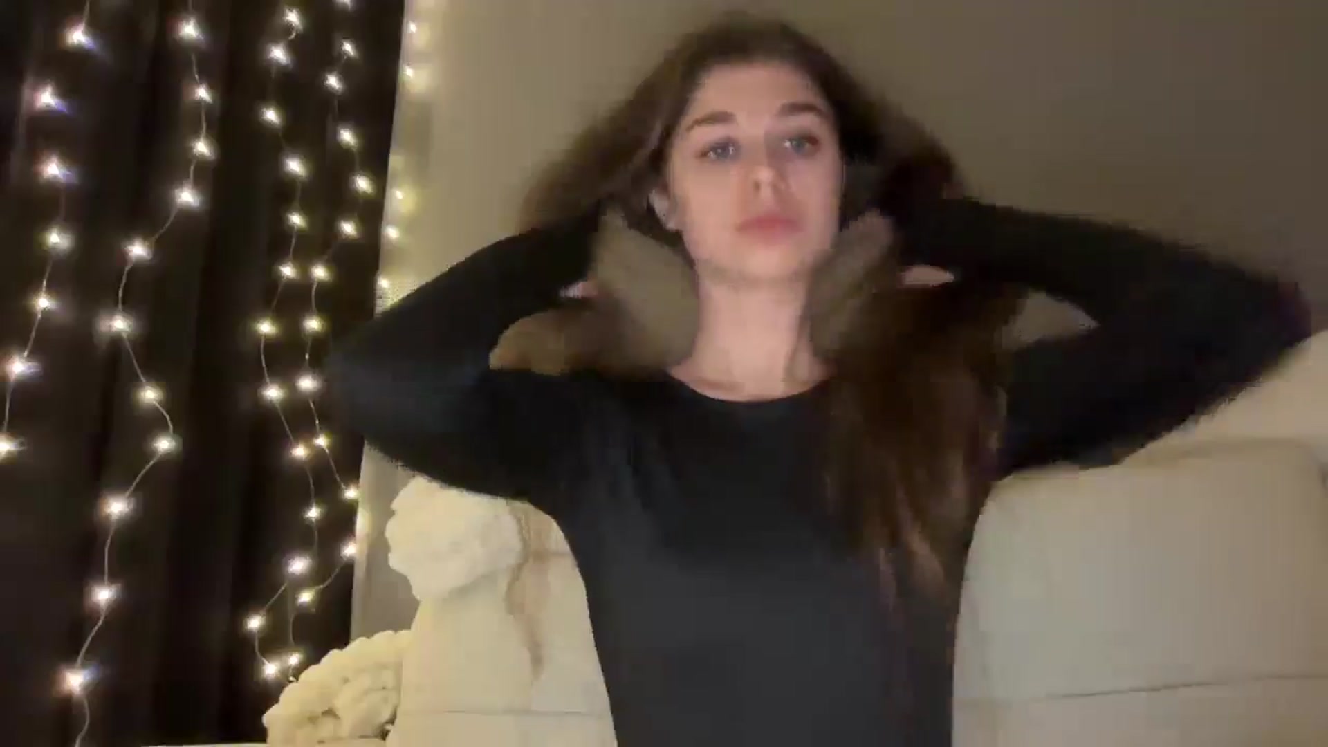Gallery image thumbnail from JewelReigns's myfreecams stream on, 12/21/2025, 18:41 image 7 of 20