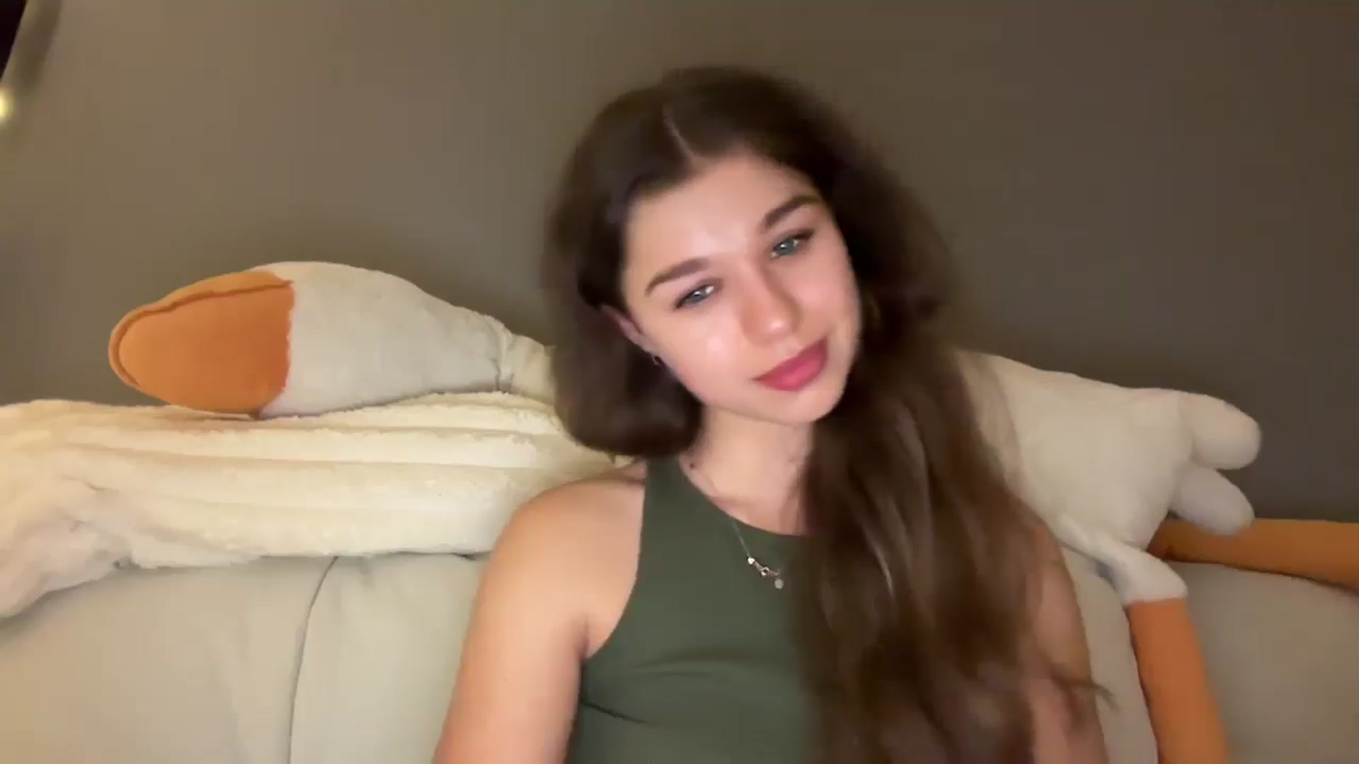Gallery image thumbnail from JewelReigns's myfreecams stream on, 12/22/2025, 18:15 image 6 of 20