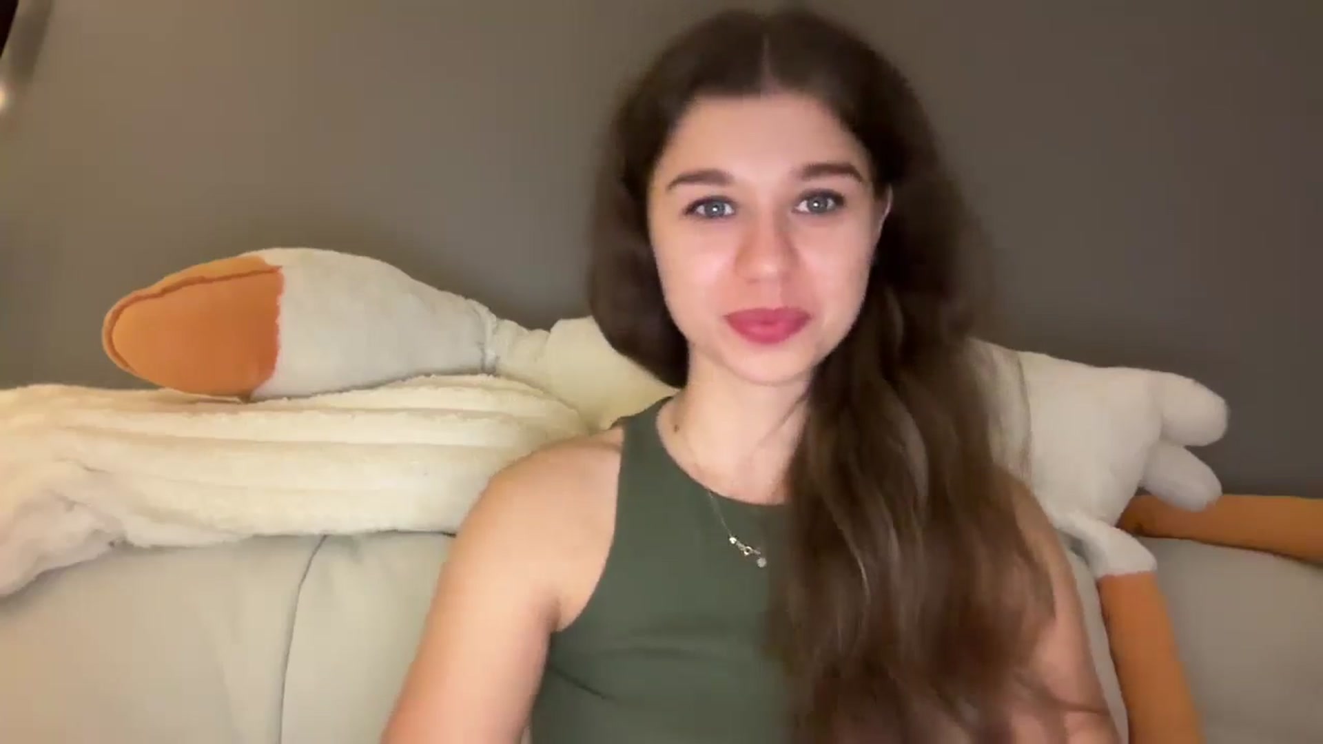 Gallery image thumbnail from JewelReigns's myfreecams stream on, 12/22/2025, 18:15 image 2 of 20