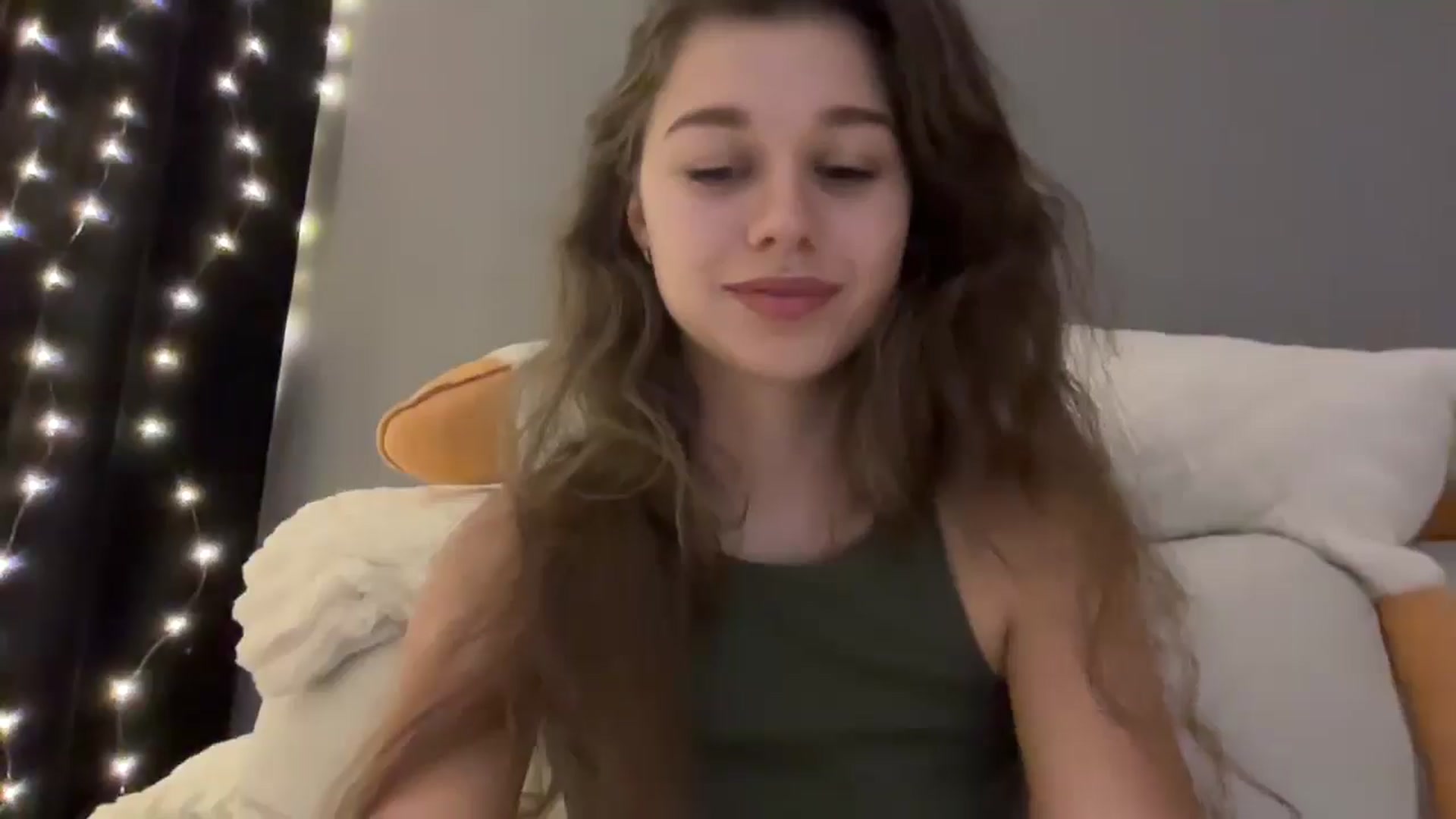 Gallery image thumbnail from JewelReigns's myfreecams stream on, 12/22/2025, 20:43 image 4 of 20