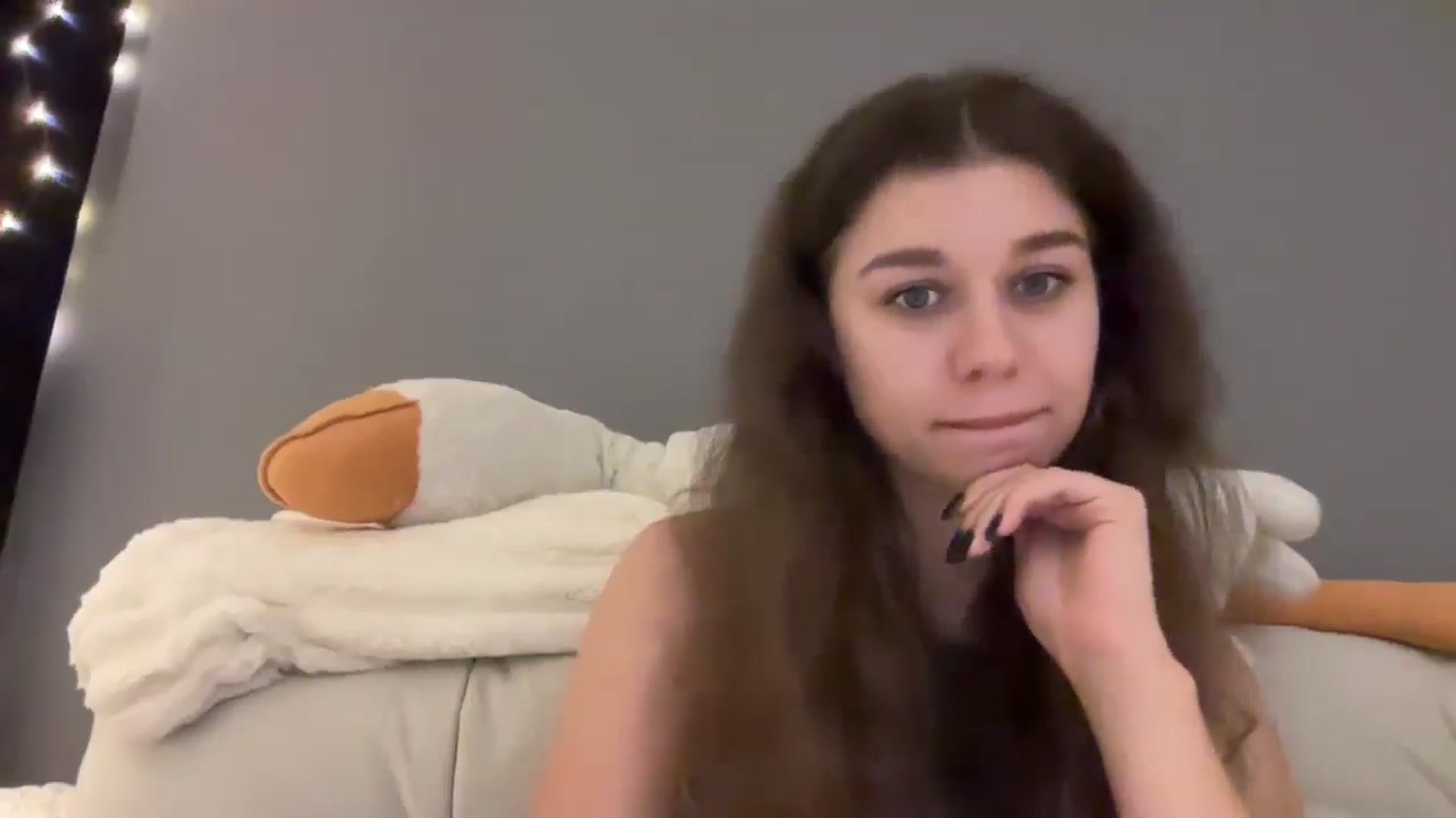 Gallery image thumbnail from JewelReigns's myfreecams stream on, 12/22/2025, 21:45 image 12 of 20