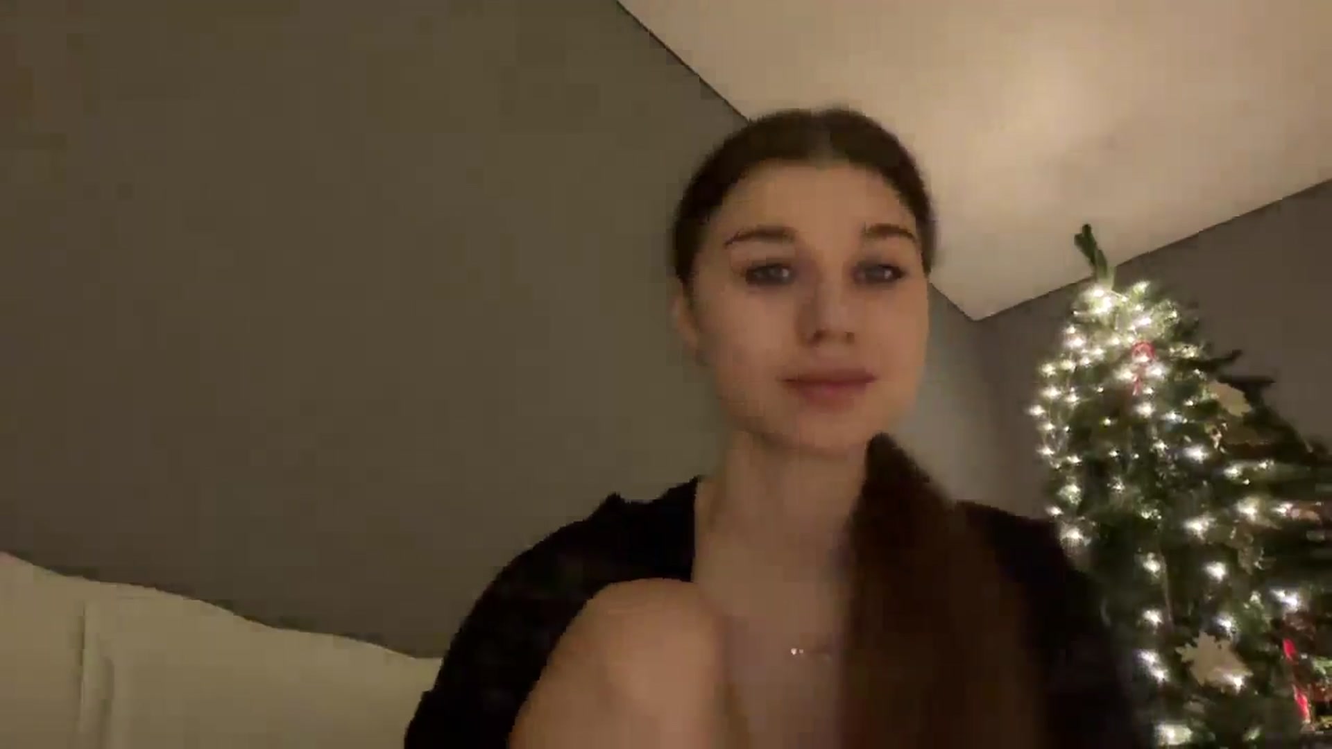 Gallery image thumbnail from JewelReigns's myfreecams stream on, 12/24/2025, 19:29 image 5 of 20