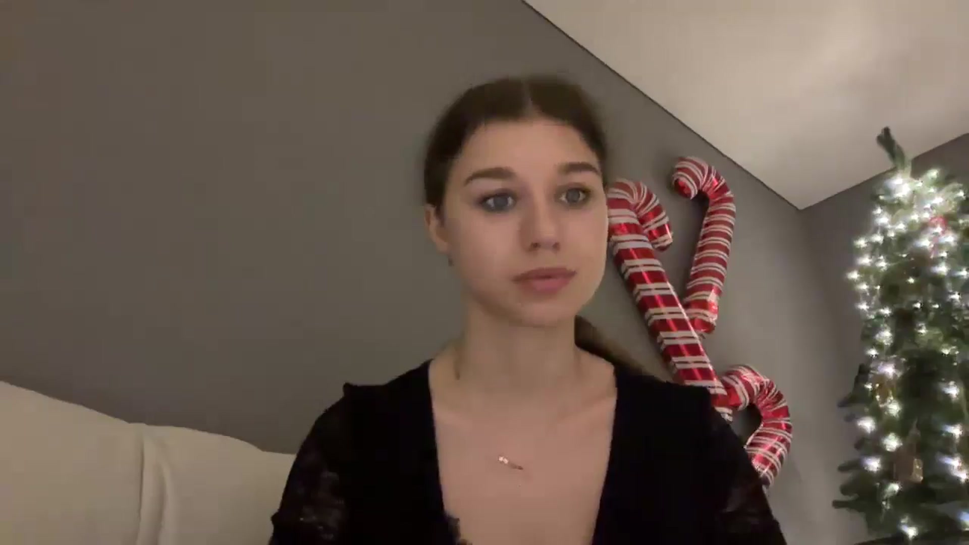 Gallery image thumbnail from JewelReigns's myfreecams stream on, 12/24/2025, 19:56 image 12 of 20