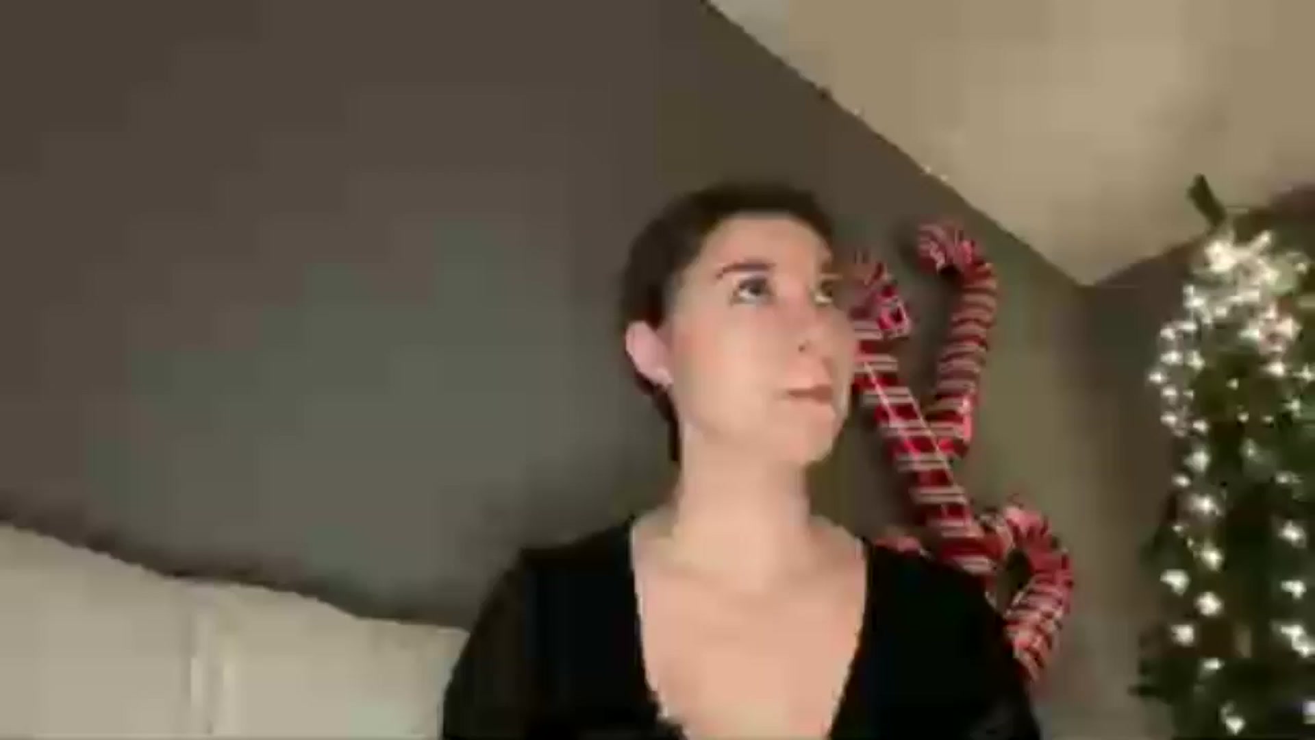 Gallery image thumbnail from JewelReigns's myfreecams stream on, 12/24/2025, 19:56 image 6 of 20