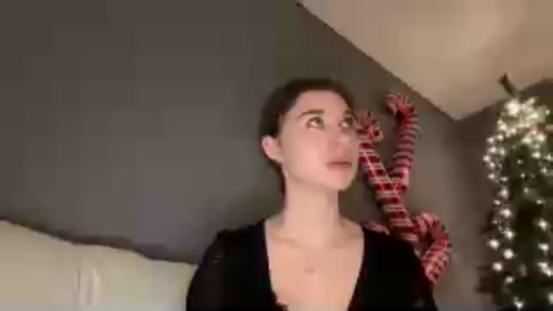 Gallery image thumbnail from JewelReigns's myfreecams stream on, 12/24/2025, 19:56 image 8 of 20
