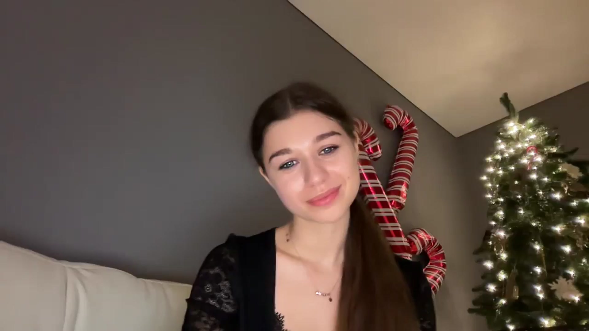 Gallery image thumbnail from JewelReigns's myfreecams stream on, 12/24/2025, 21:13 image 1 of 20