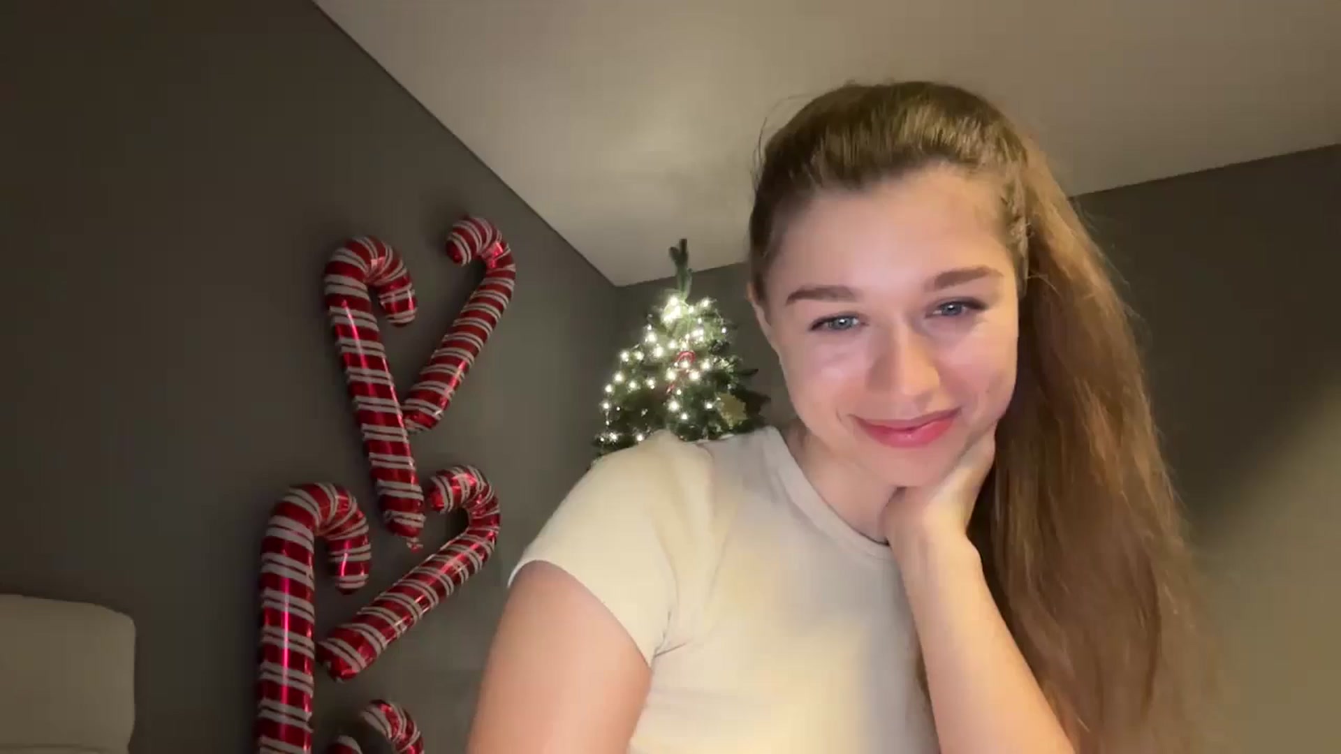 Gallery image thumbnail from JewelReigns's myfreecams stream on, 12/26/2025, 24:01 image 18 of 20