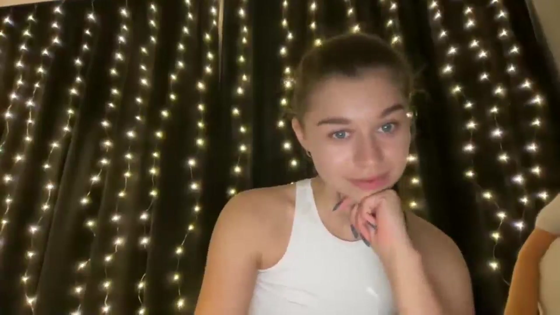 Gallery image thumbnail from JewelReigns's myfreecams stream on, 12/29/2025, 18:46 image 18 of 20