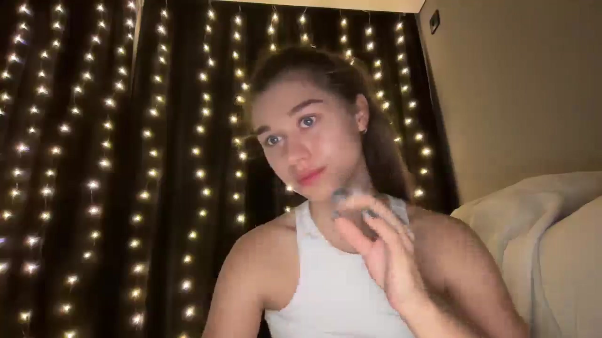 Gallery image thumbnail from JewelReigns's myfreecams stream on, 12/29/2025, 20:10 image 6 of 20