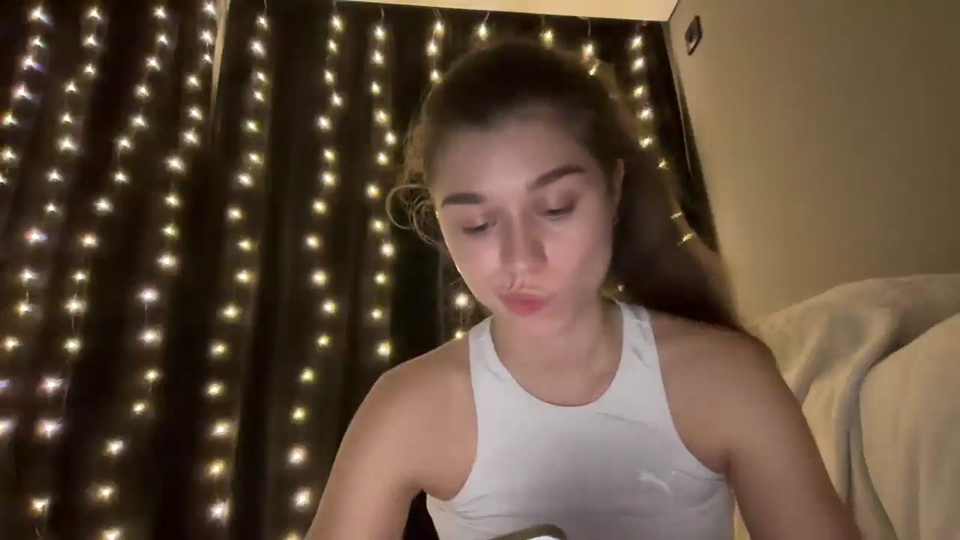 Gallery image thumbnail from JewelReigns's myfreecams stream on, 12/29/2025, 20:10 image 9 of 20