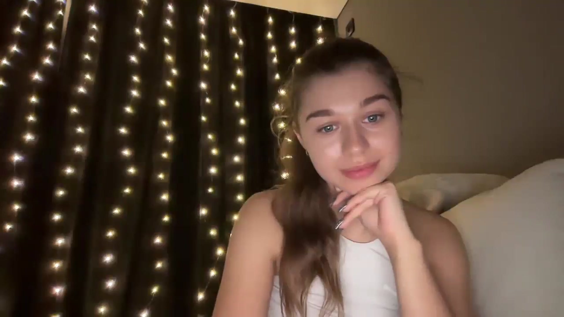 Gallery image thumbnail from JewelReigns's myfreecams stream on, 12/29/2025, 20:10 image 13 of 20