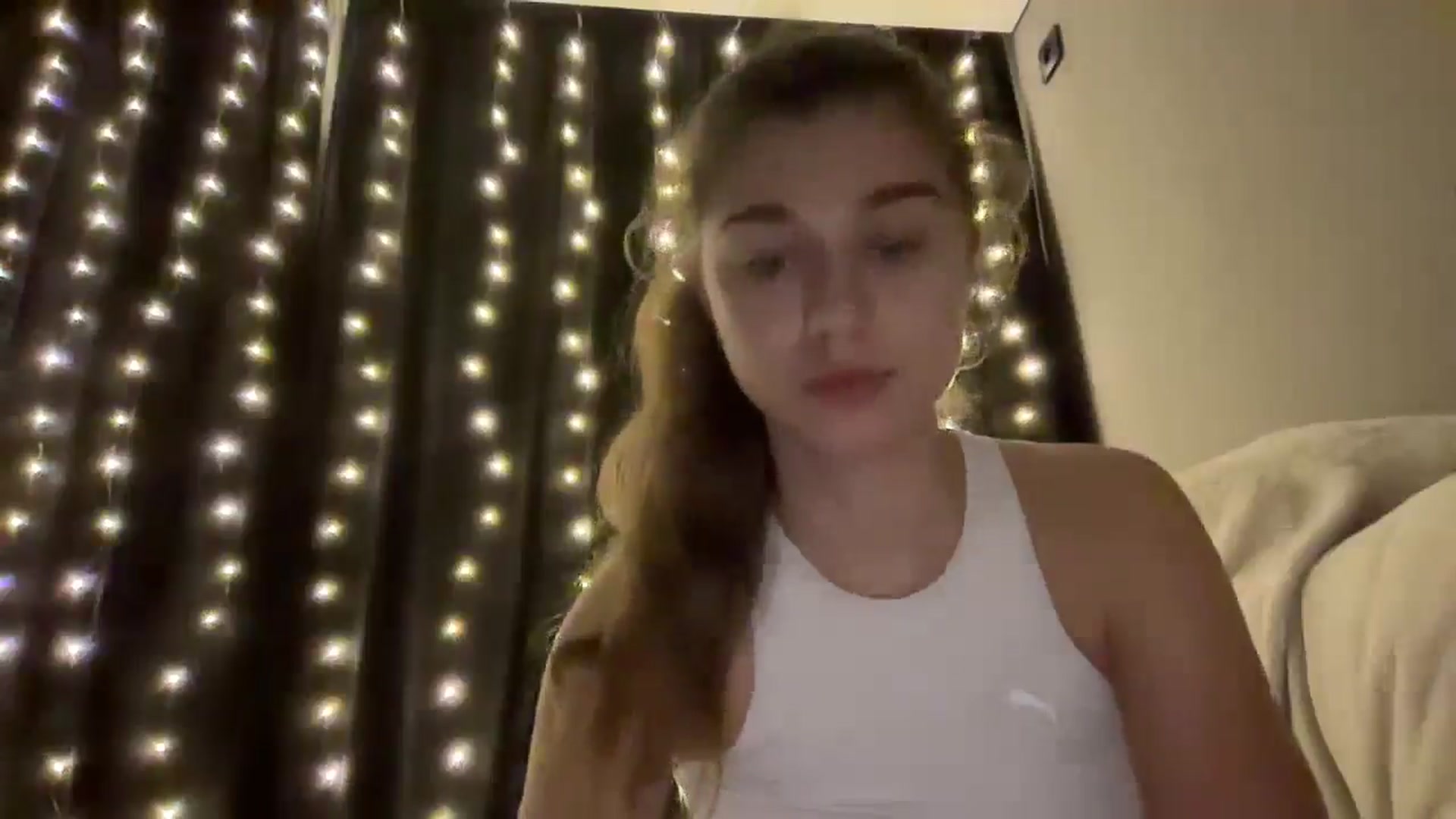 Gallery image thumbnail from JewelReigns's myfreecams stream on, 12/29/2025, 20:10 image 10 of 20