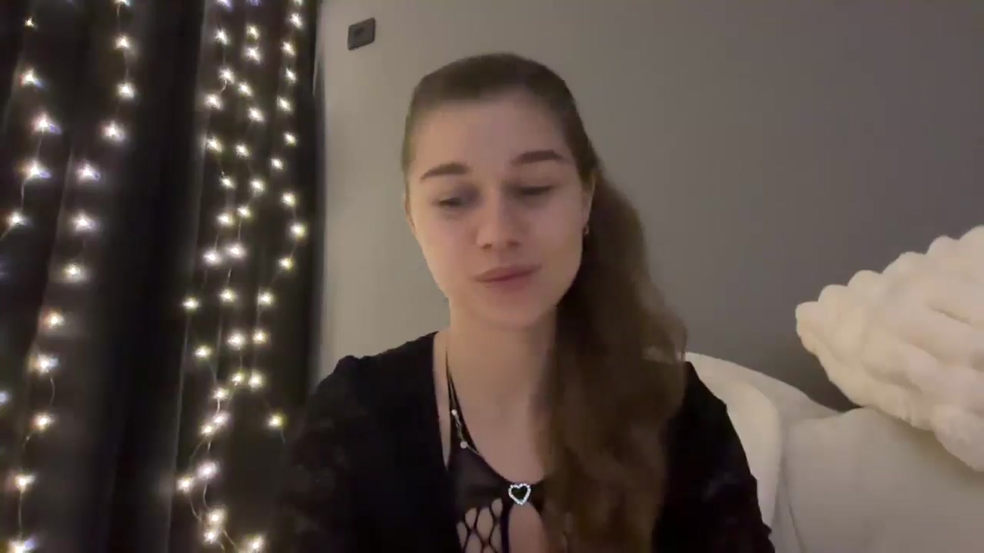 Gallery image thumbnail from JewelReigns's myfreecams stream on, 12/30/2025, 21:27 image 9 of 20