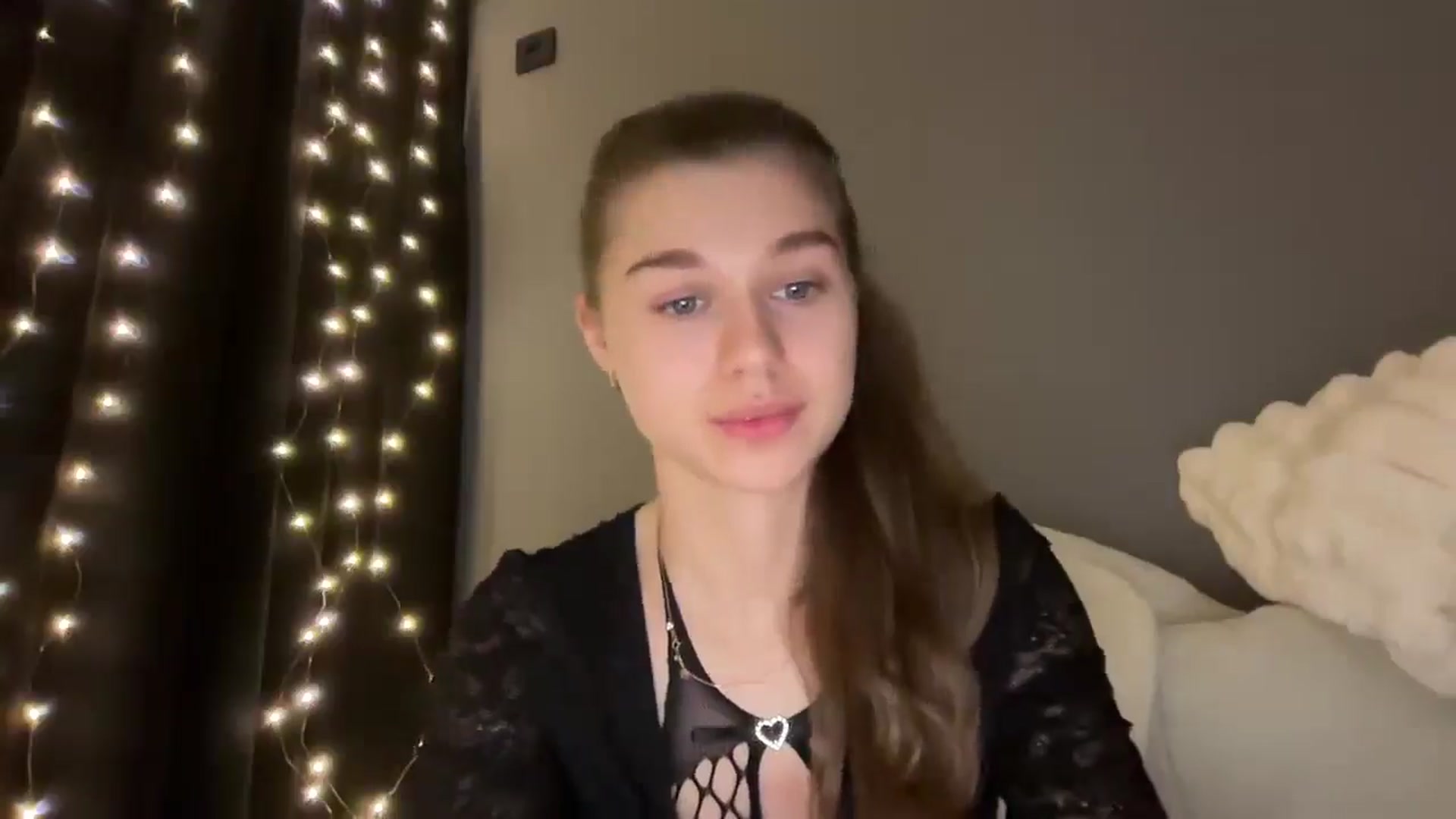Gallery image thumbnail from JewelReigns's myfreecams stream on, 12/30/2025, 21:27 image 7 of 20