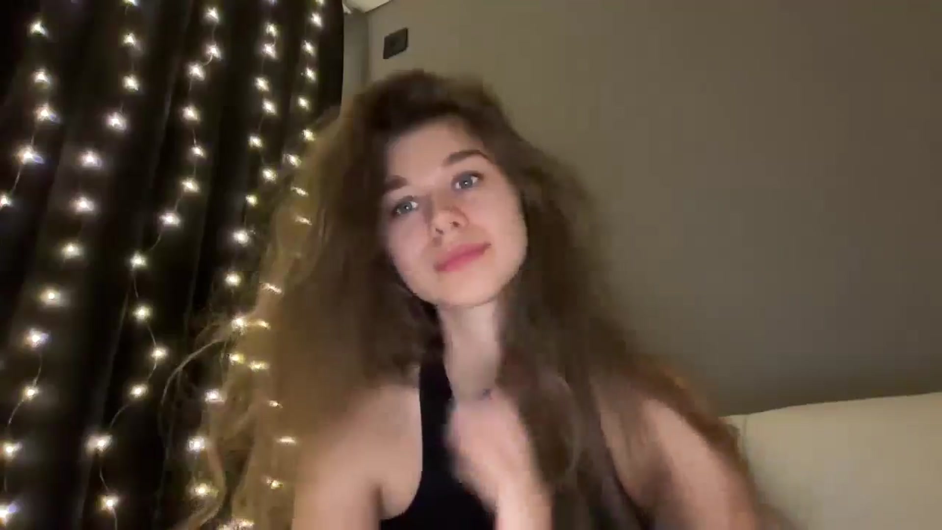 Gallery image thumbnail from JewelReigns's myfreecams stream on, 01/03/2026, 18:40 image 10 of 20