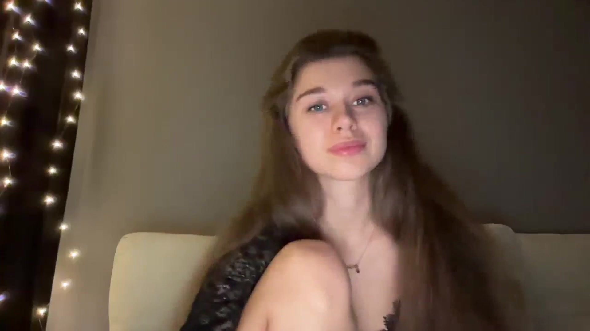 Gallery image thumbnail from JewelReigns's myfreecams stream on, 01/13/2026, 22:07 image 16 of 20