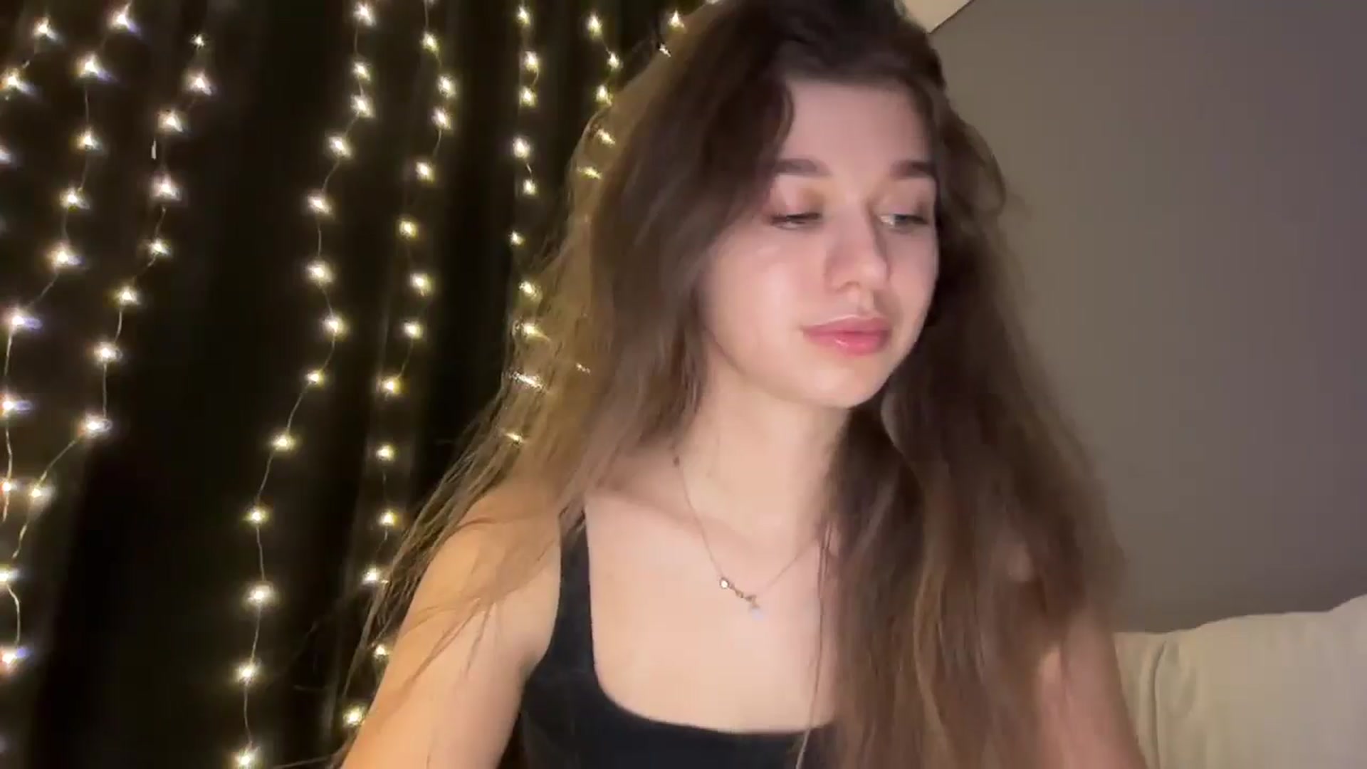 Gallery image thumbnail from JewelReigns's myfreecams stream on, 01/14/2026, 17:43 image 16 of 20