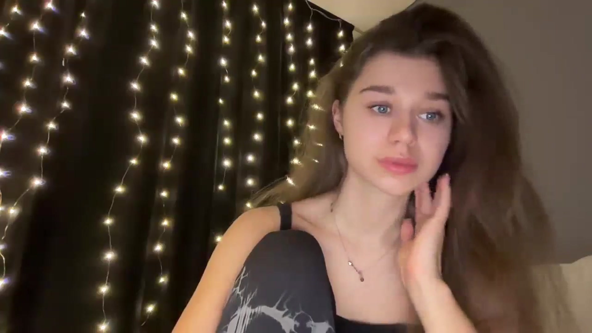 Gallery image thumbnail from JewelReigns's myfreecams stream on, 01/14/2026, 17:43 image 12 of 20