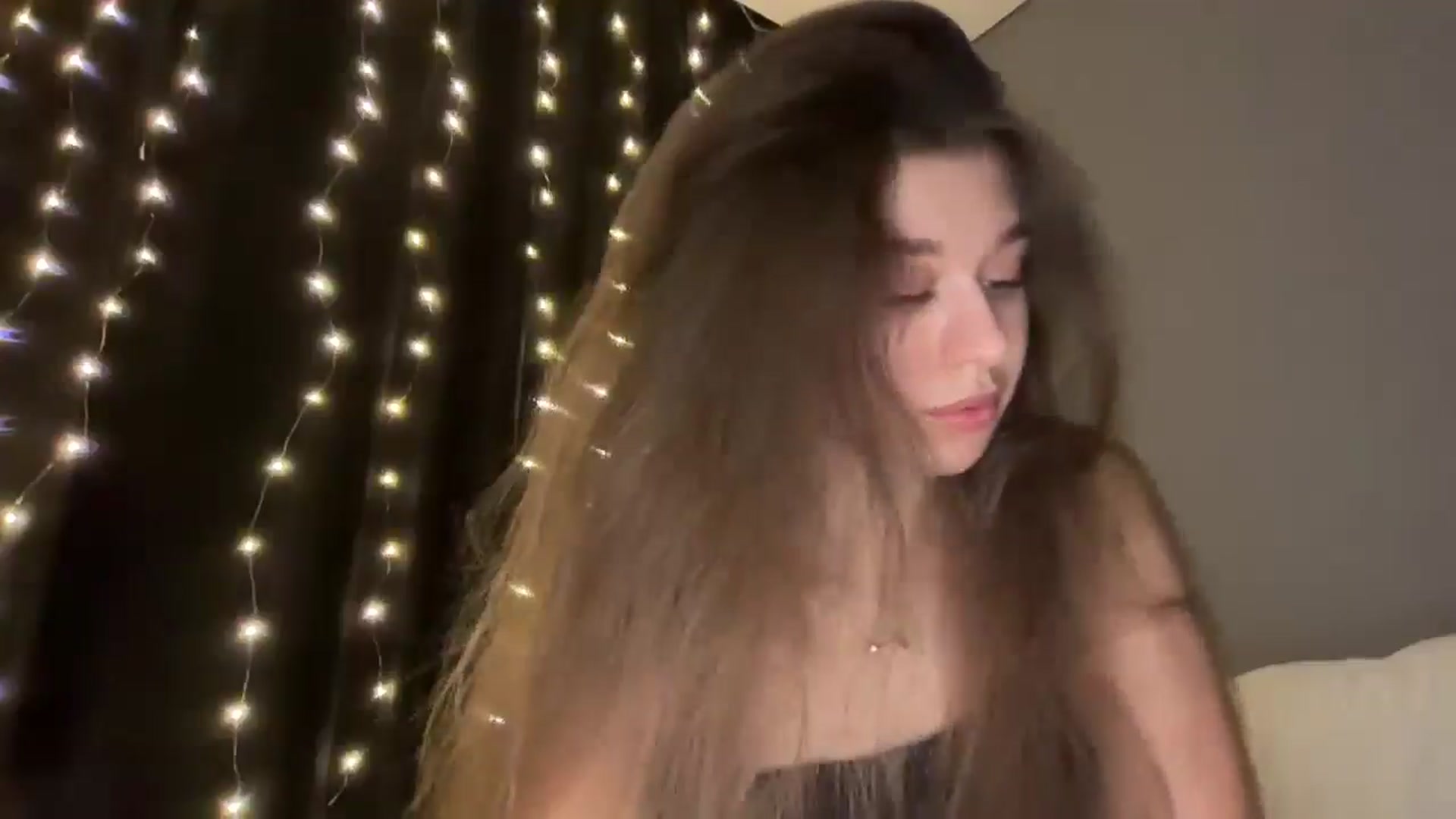 Gallery image thumbnail from JewelReigns's myfreecams stream on, 01/14/2026, 17:43 image 7 of 20