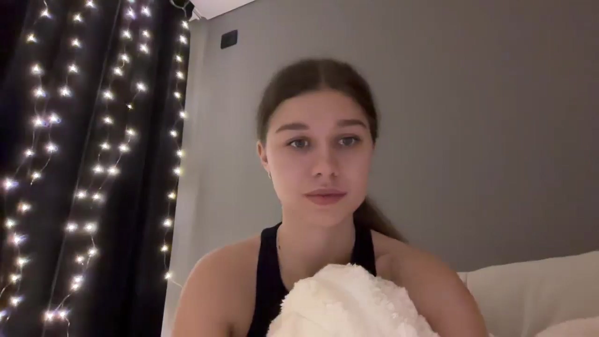 Gallery image thumbnail from JewelReigns's myfreecams stream on, 01/26/2026, 22:06 image 11 of 20